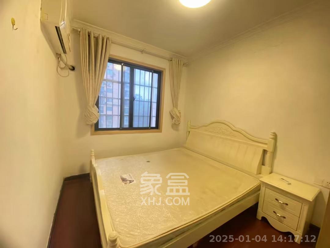 翡翠华庭  3室2厅1卫   2400.00元/月室内图