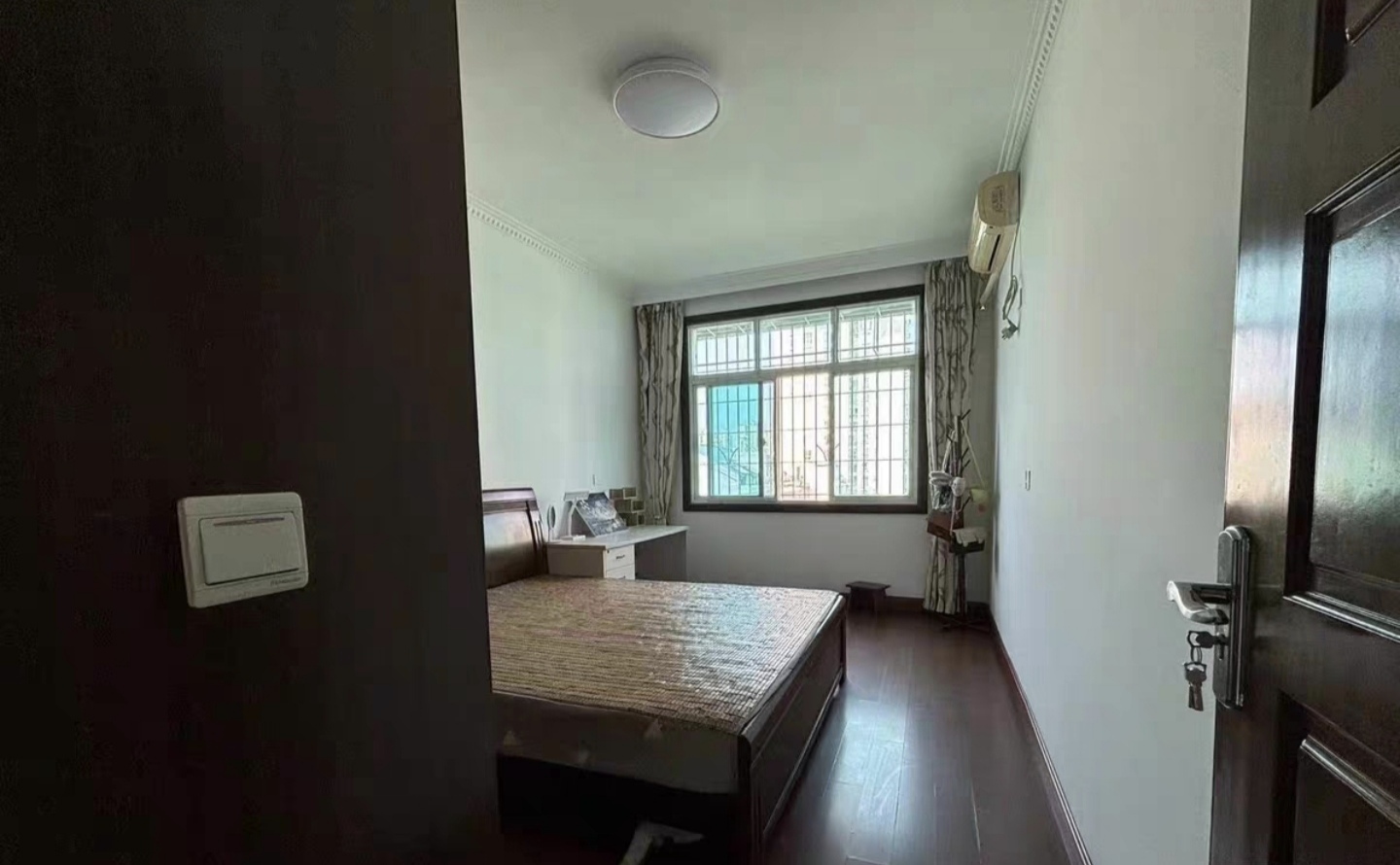 涟钢南苑小区  1室0厅0卫    35.0万 涟钢南苑小区  1室0厅0卫    35.0万客厅