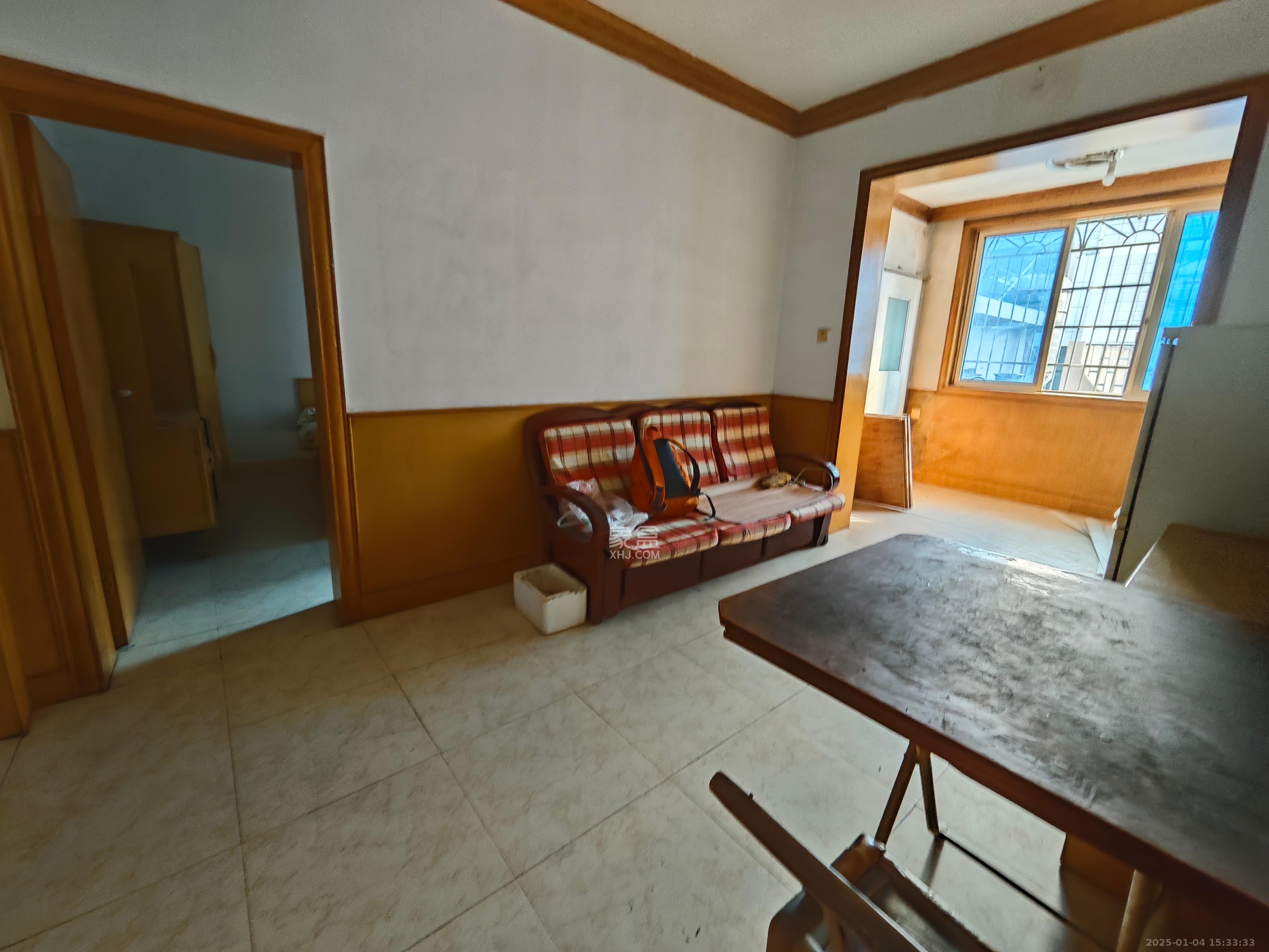 留芳岭社区 3室1厅1卫 2000.0元/月 留芳岭社区 3室1厅1卫 2000.0元/月室内图