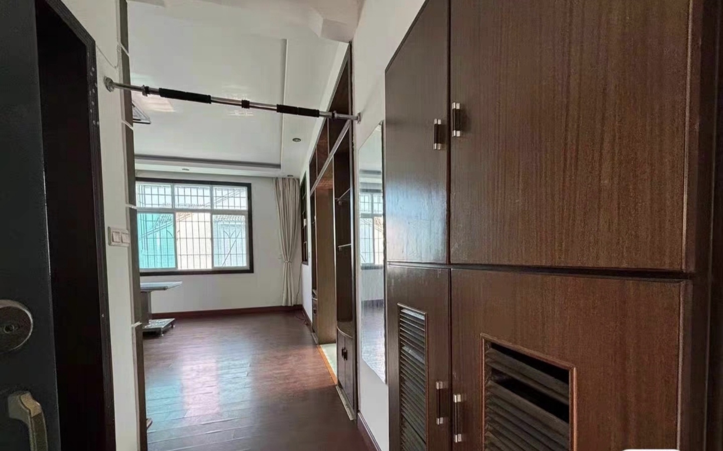 涟钢南苑小区  1室0厅0卫    35.0万客厅