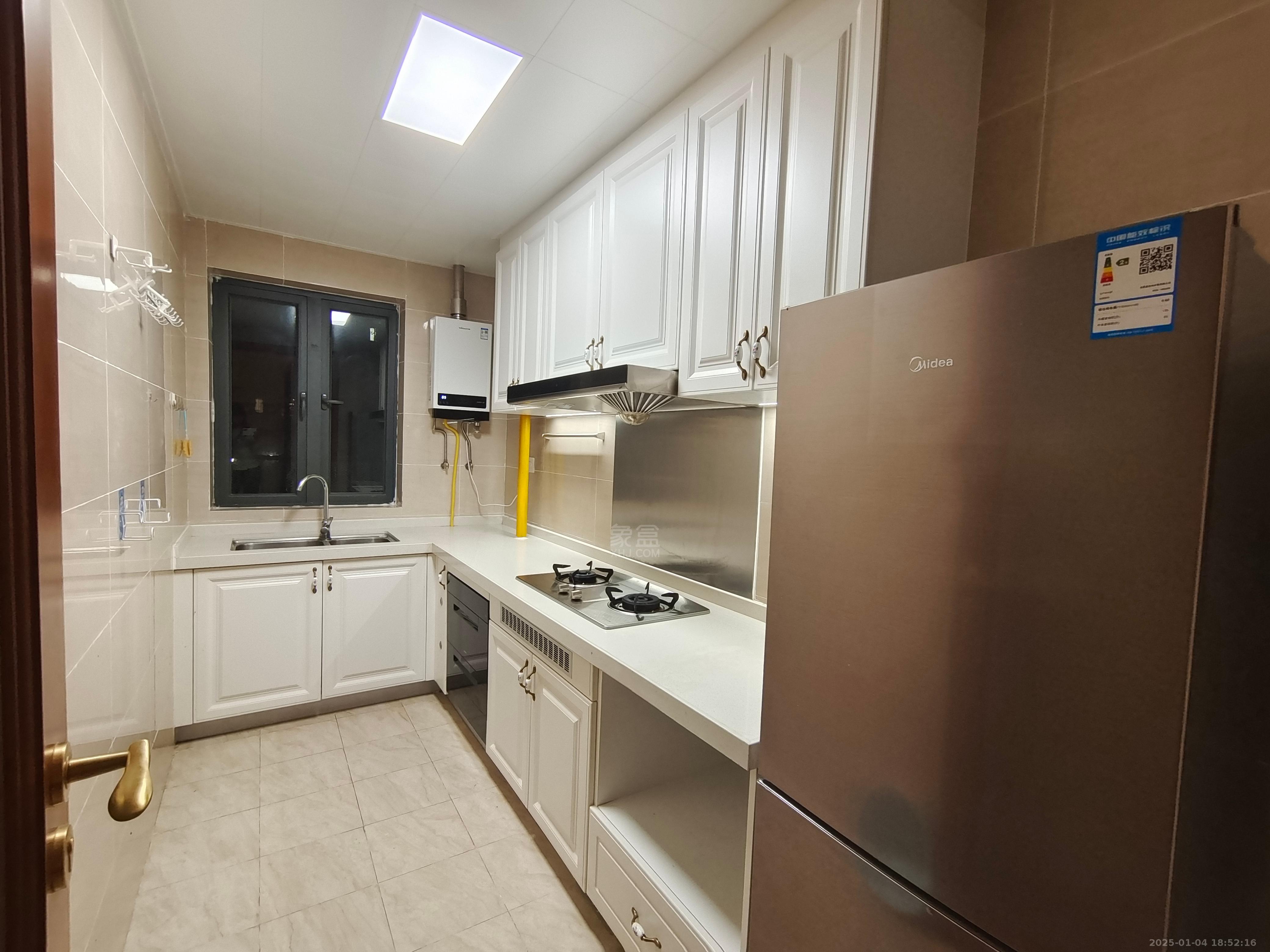 恒大华府 3室2厅1卫 2000.0元/月 恒大华府 3室2厅1卫 2000.0元/月室内图