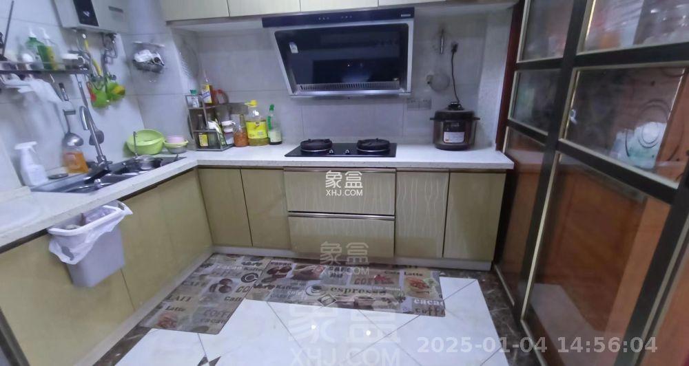 荷塘嘉苑 3室2厅2卫 1600.0元/月 荷塘嘉苑 3室2厅2卫 1600.0元/月室内图