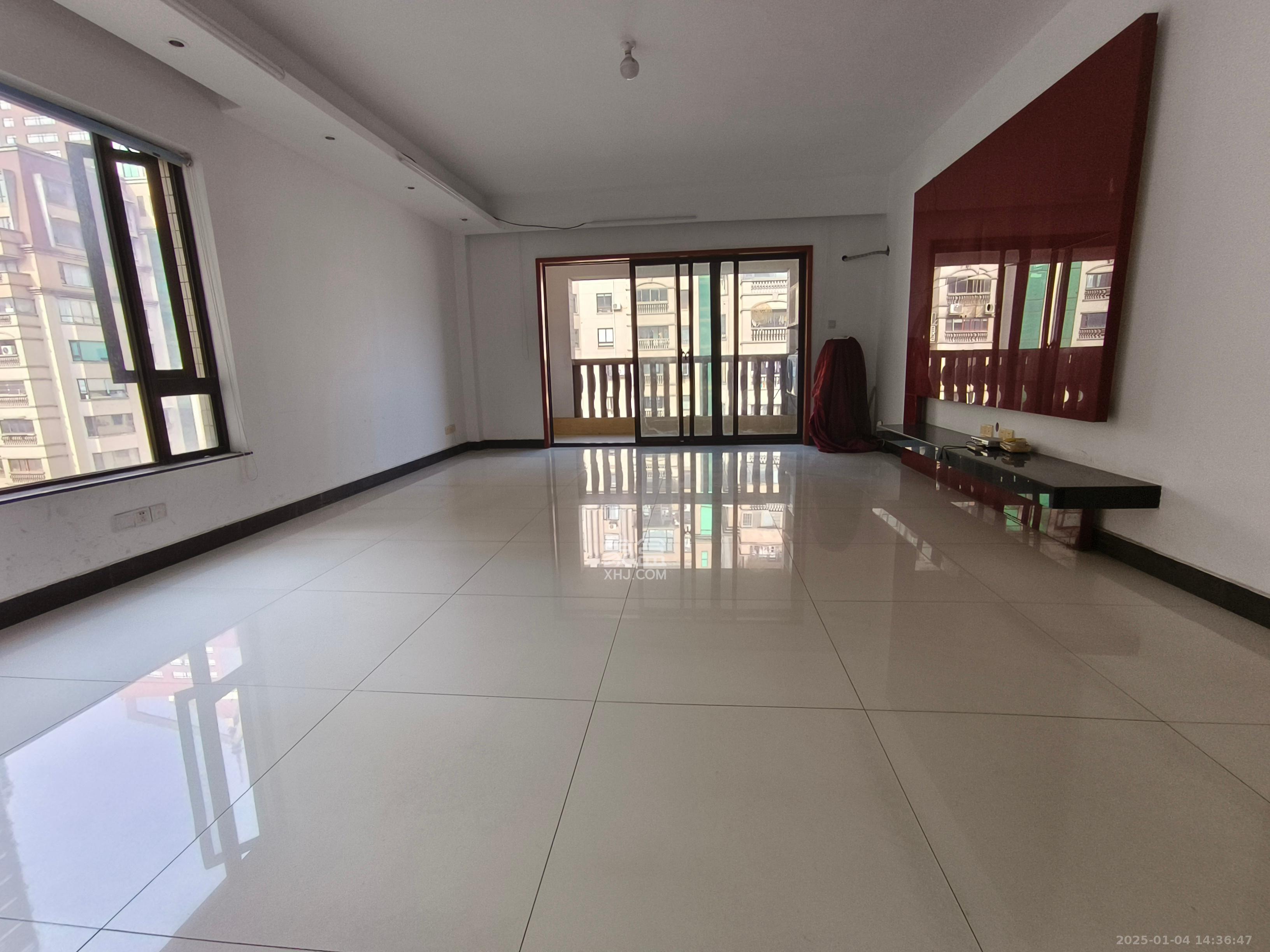 巴黎香榭  4室2厅2卫    4500.0元/月 巴黎香榭  4室2厅2卫    4500.0元/月室内图