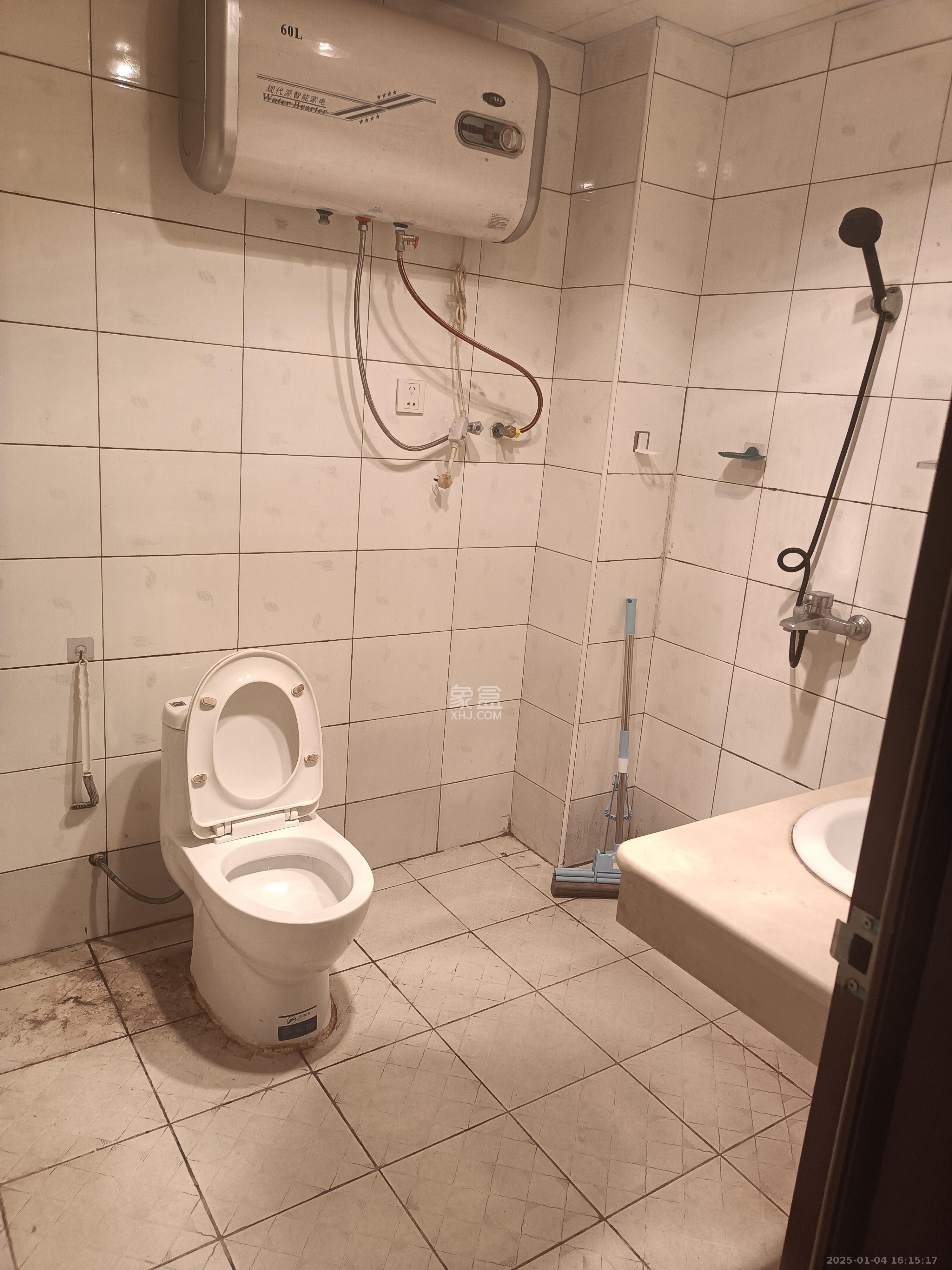 香樟雅郡 5室1厅2卫 3500.0元/月 香樟雅郡 5室1厅2卫 3500.0元/月室内图