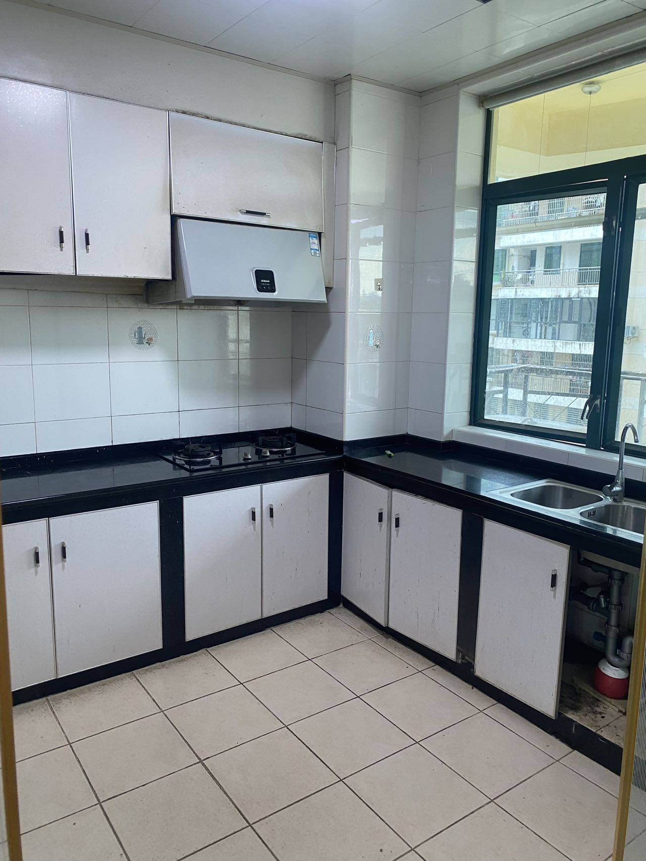 一品水苑 4室2厅2卫 288.0万 一品水苑 4室2厅2卫 288.0万室内图