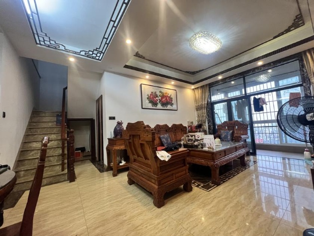 兰亭雅苑 4室2厅2卫 260.0万 兰亭雅苑 4室2厅2卫 260.0万客厅