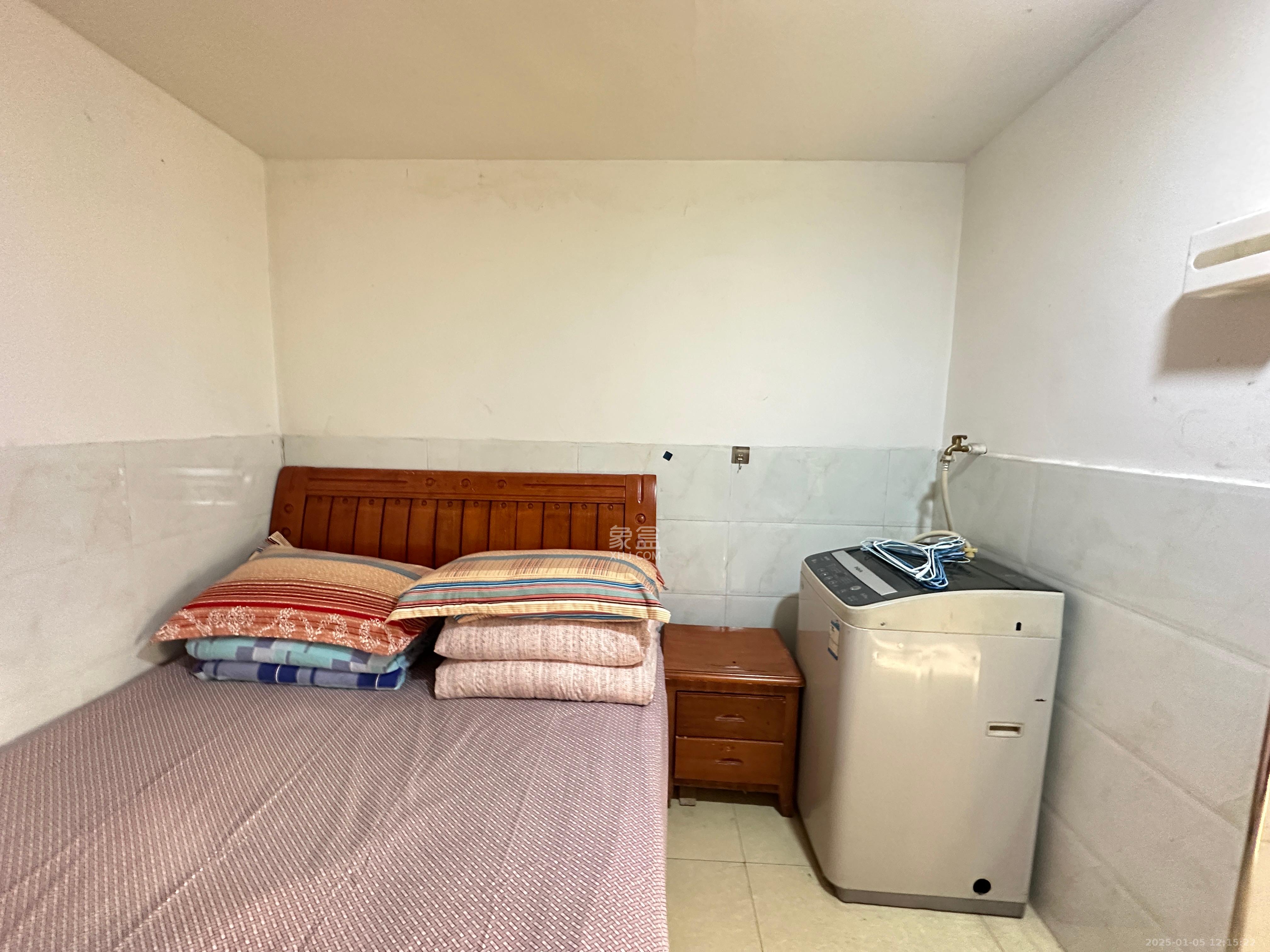 雄海花园 1室1厅1卫 1080.0元/月 雄海花园 1室1厅1卫 1080.0元/月室内图