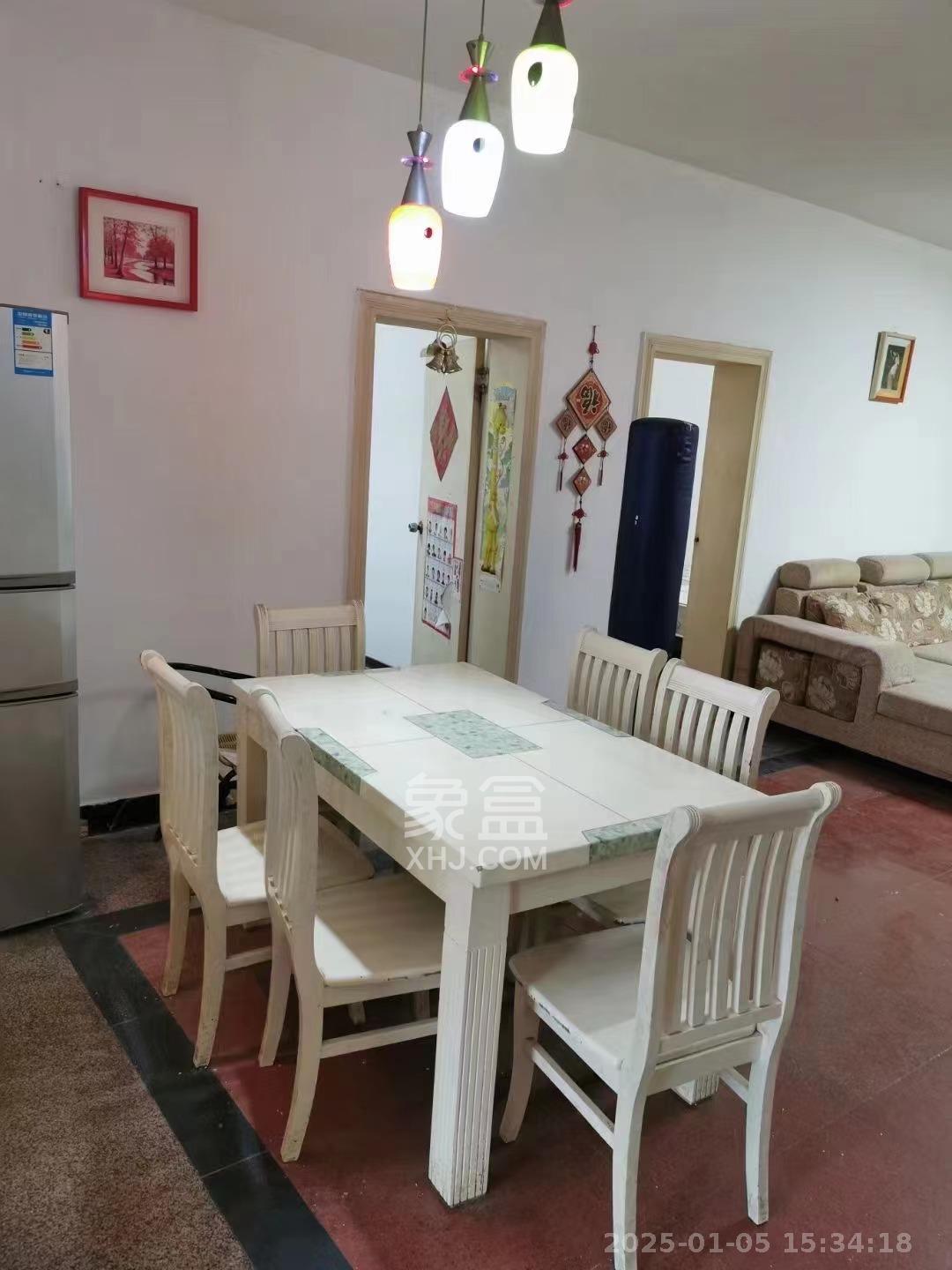 新富城 3室2厅1卫 2500.0元/月 新富城 3室2厅1卫 2500.0元/月室内图