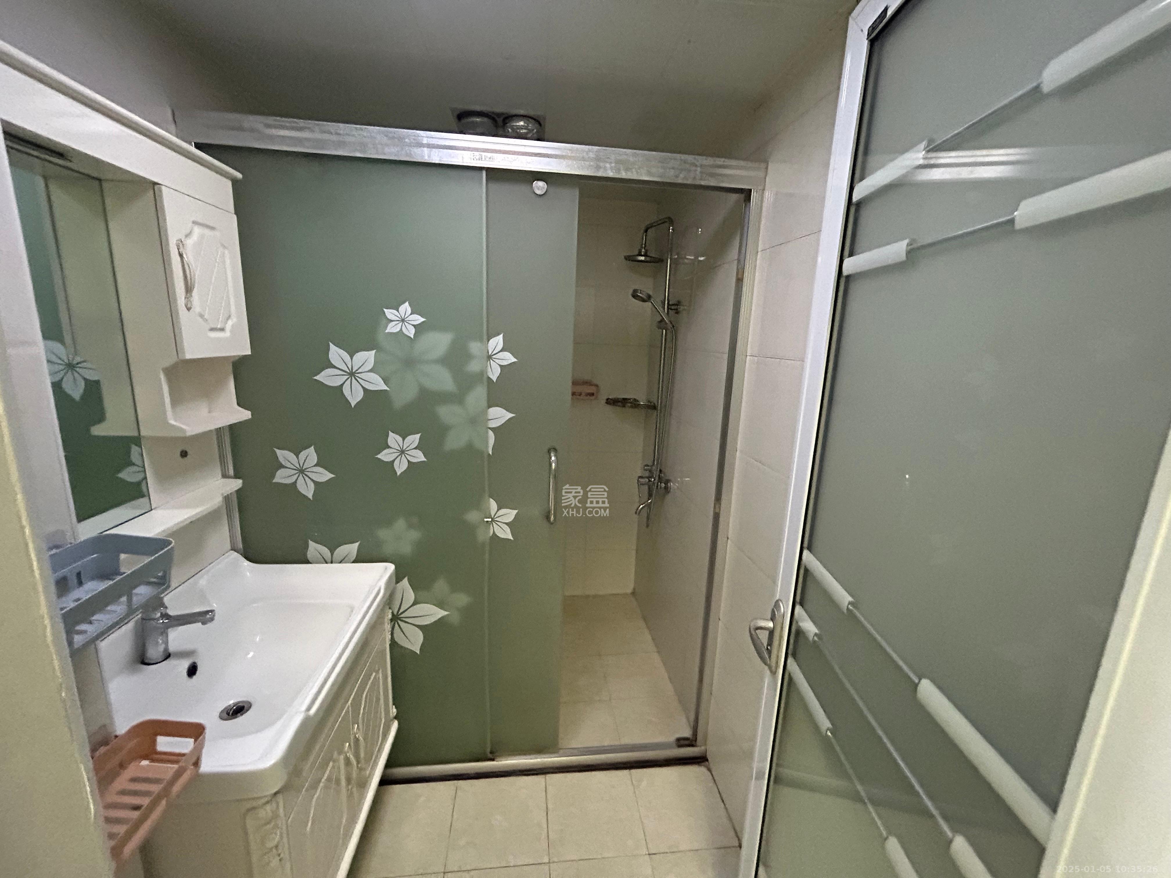 中信凯旋蓝岸(中信新城三期) 1室1厅1卫 1600.0元/月 中信凯旋蓝岸(中信新城三期) 1室1厅1卫 1600.0元/月室内图