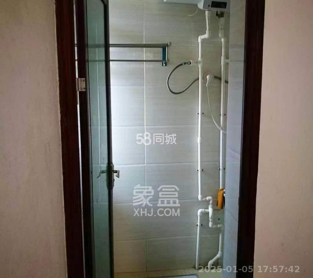 红旗区四片 4室1厅1卫 3800.0元/月 红旗区四片 4室1厅1卫 3800.0元/月室内图