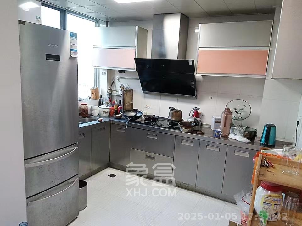 咸嘉新村嘉华苑  4室3厅2卫   3600.00元/月室内图