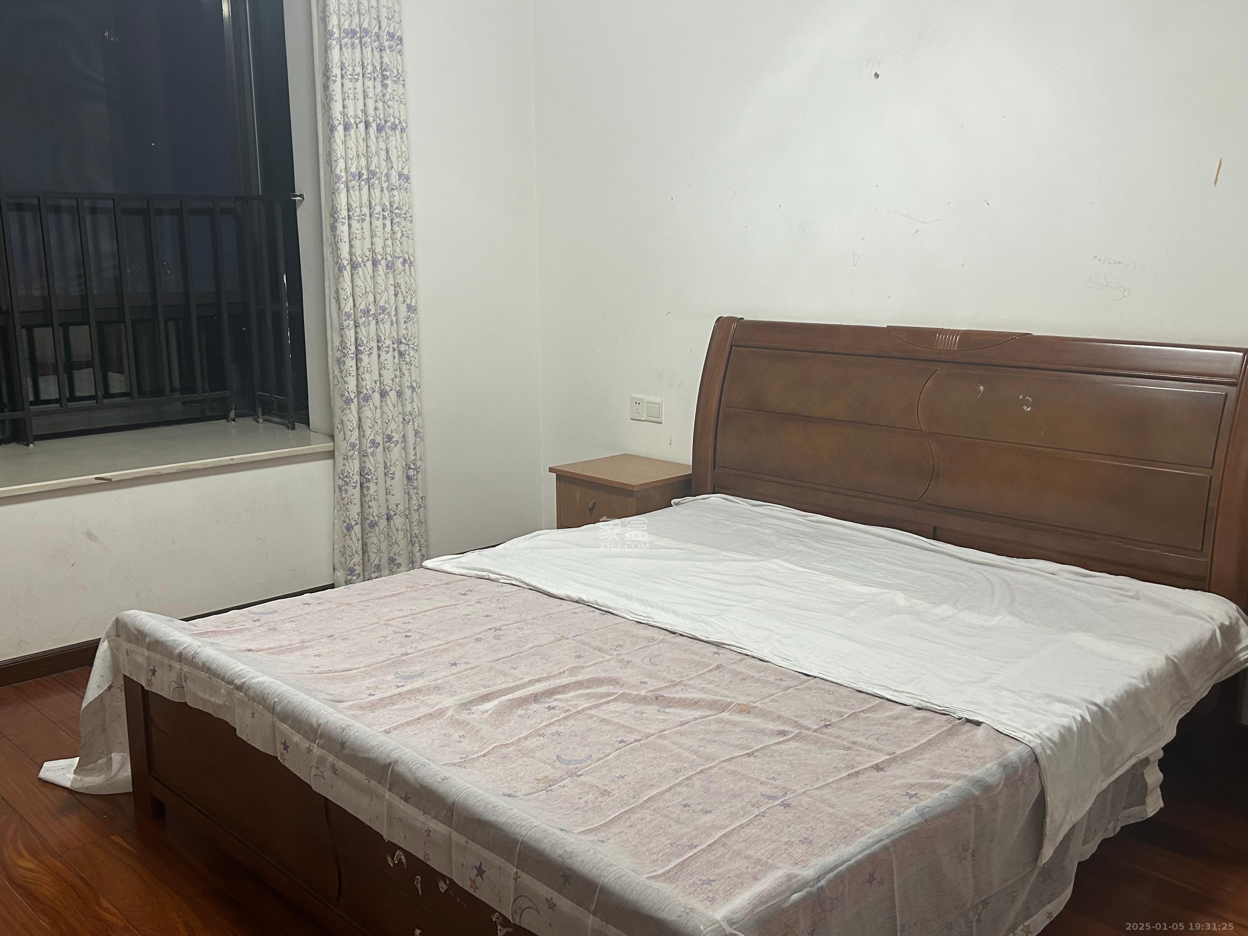 华润凤凰城一期 4室2厅2卫 2600.0元/月 华润凤凰城一期 4室2厅2卫 2600.0元/月室内图