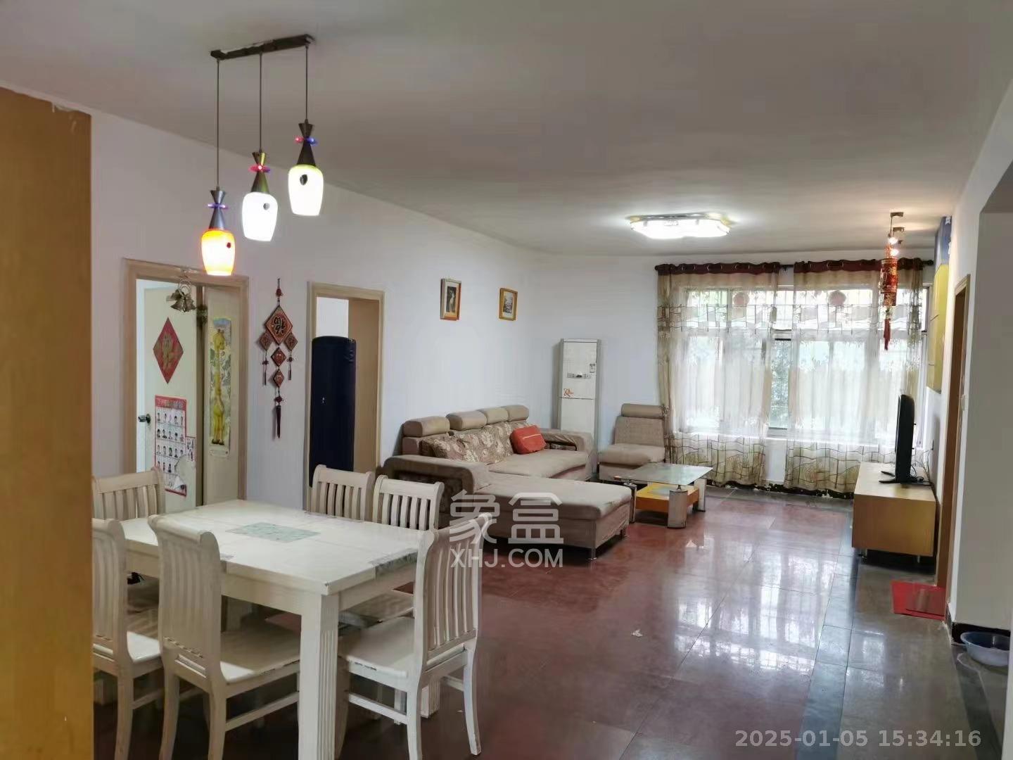 新富城 3室2厅1卫 2500.0元/月 新富城 3室2厅1卫 2500.0元/月室内图