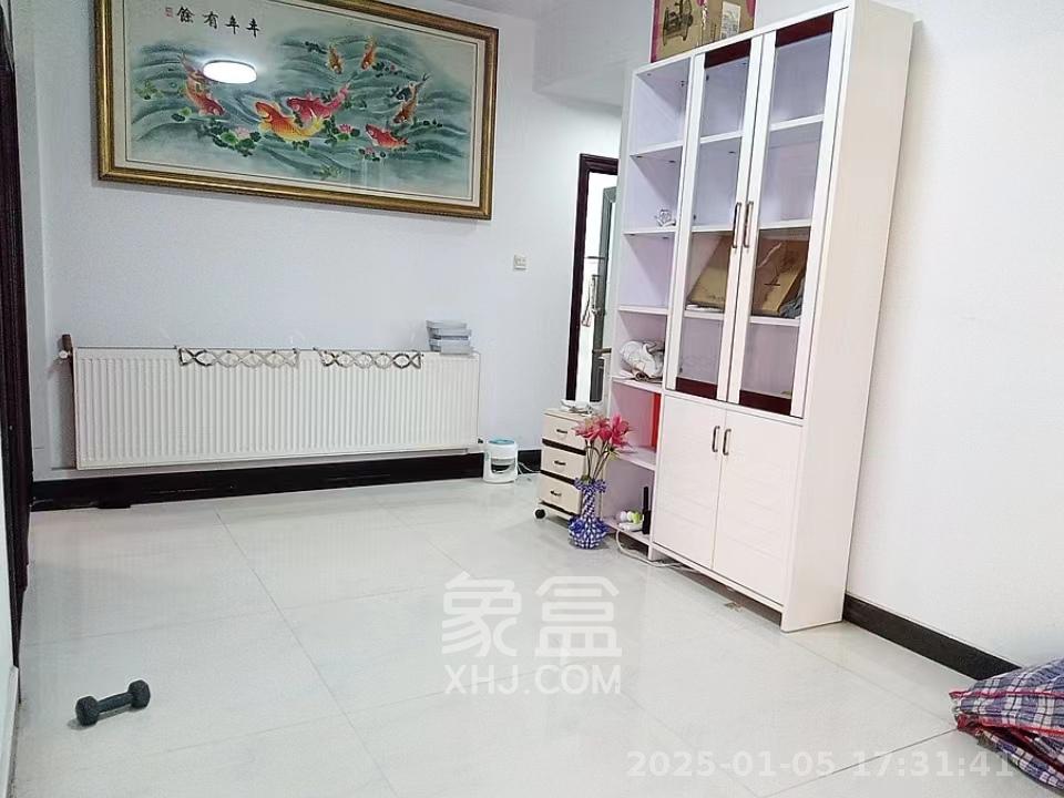 咸嘉新村嘉华苑  4室3厅2卫   3600.00元/月室内图