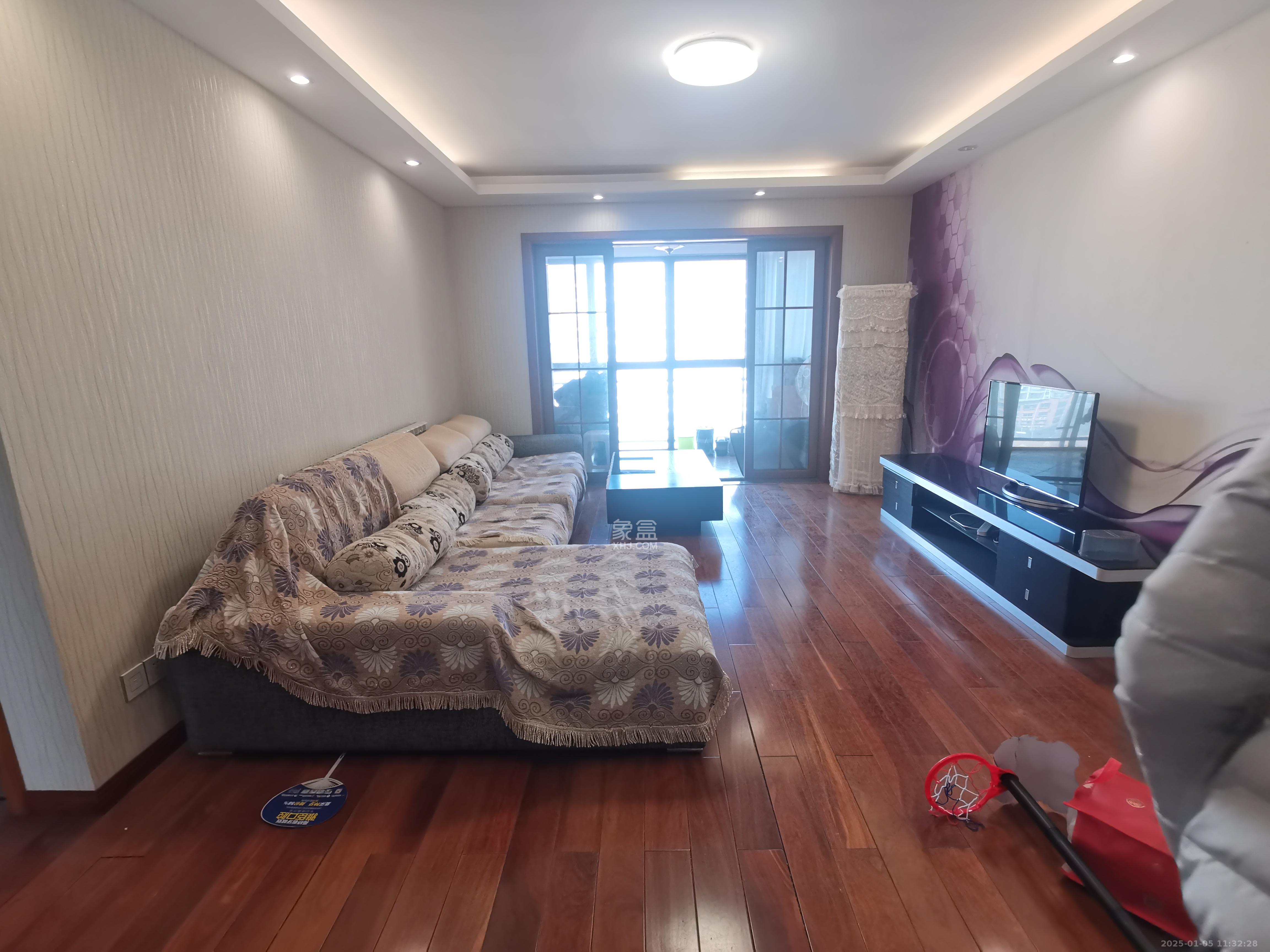 金龙苑  3室2厅2卫   3200.00元/月室内图