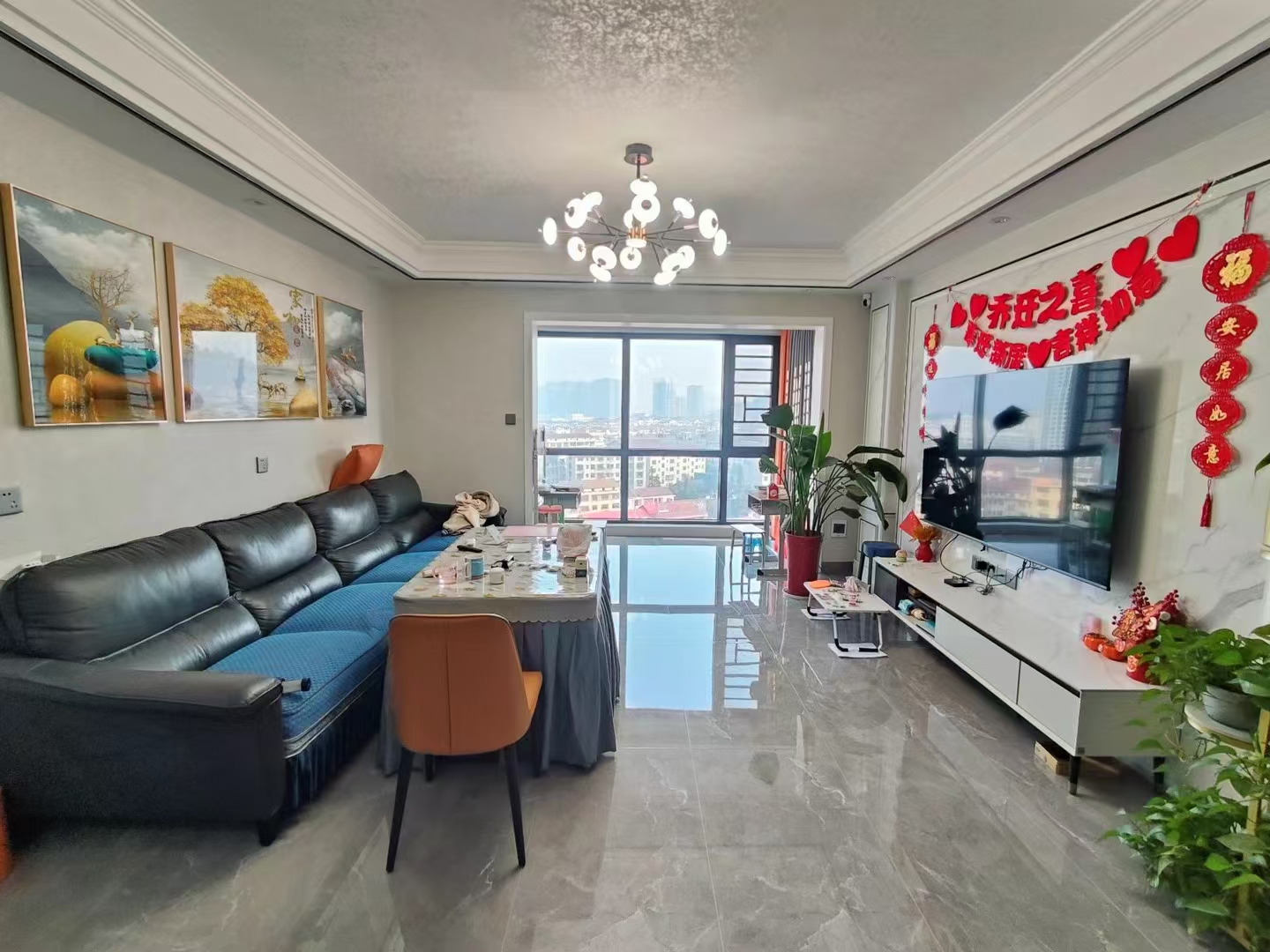 新科苑  4室2厅2卫    99.8万客厅