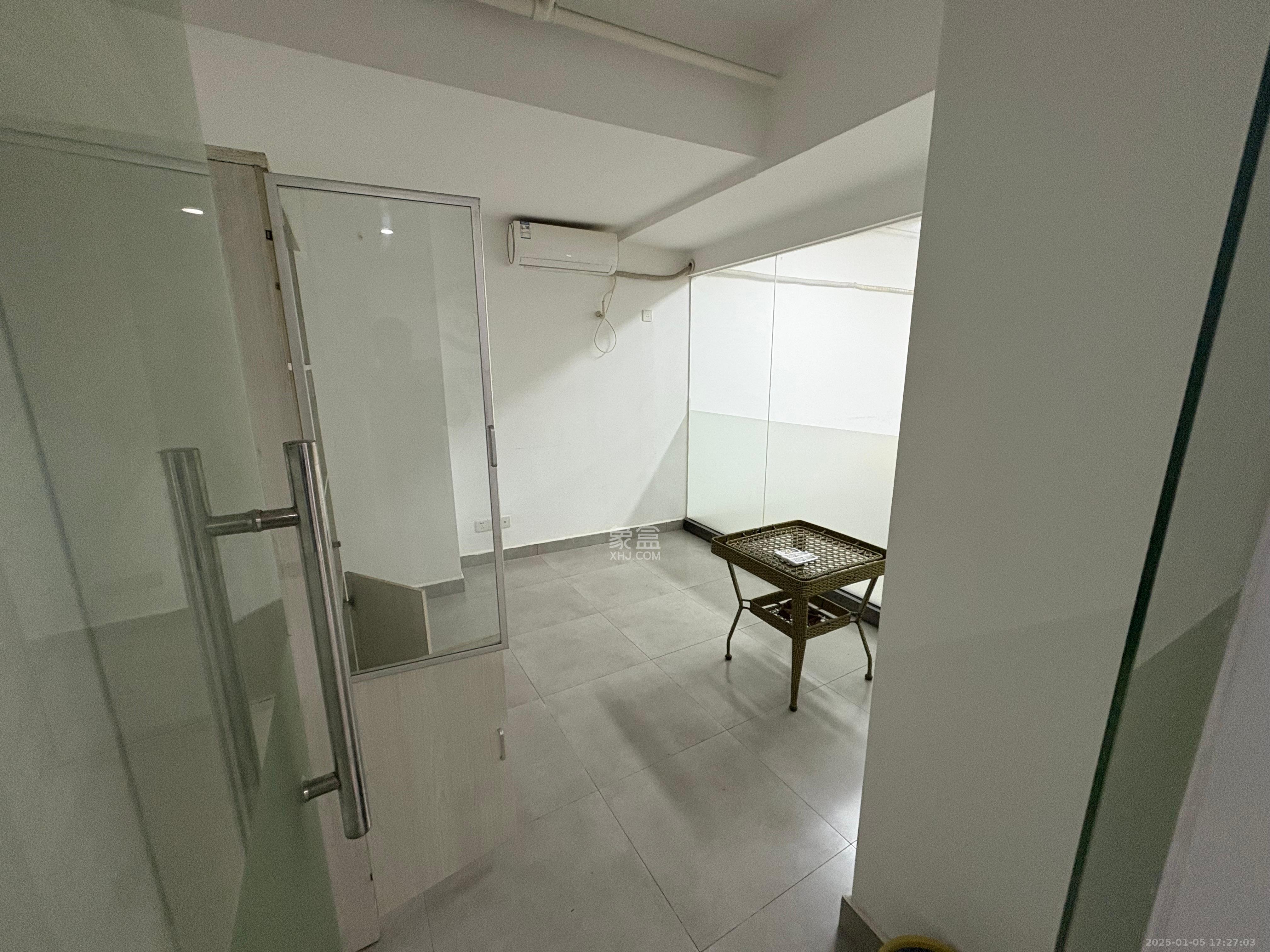 高升时代广场(冠铭商务中心) 1室2厅2卫 3500.0元/月 高升时代广场(冠铭商务中心) 1室2厅2卫 3500.0元/月室内图