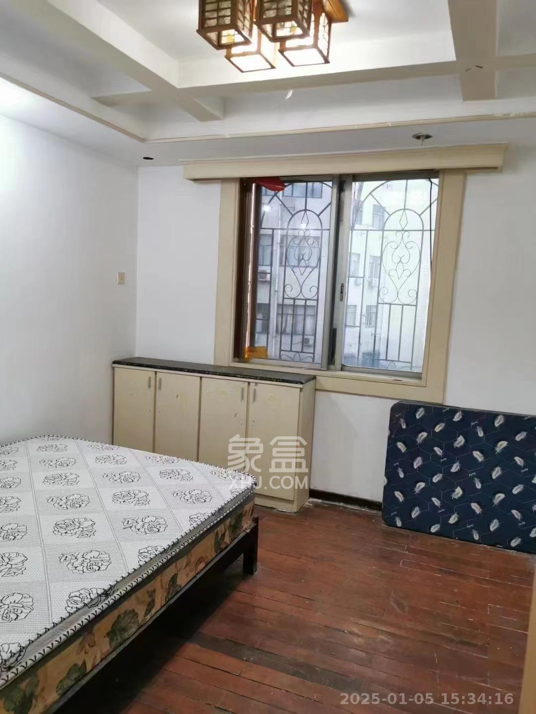 新富城 3室2厅1卫 2500.0元/月 新富城 3室2厅1卫 2500.0元/月室内图