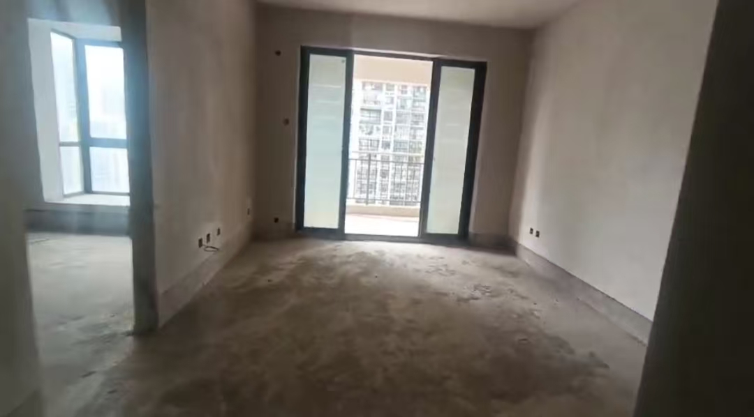 环强御景湾  3室2厅2卫    180.0万 环强御景湾  3室2厅2卫    180.0万室内图