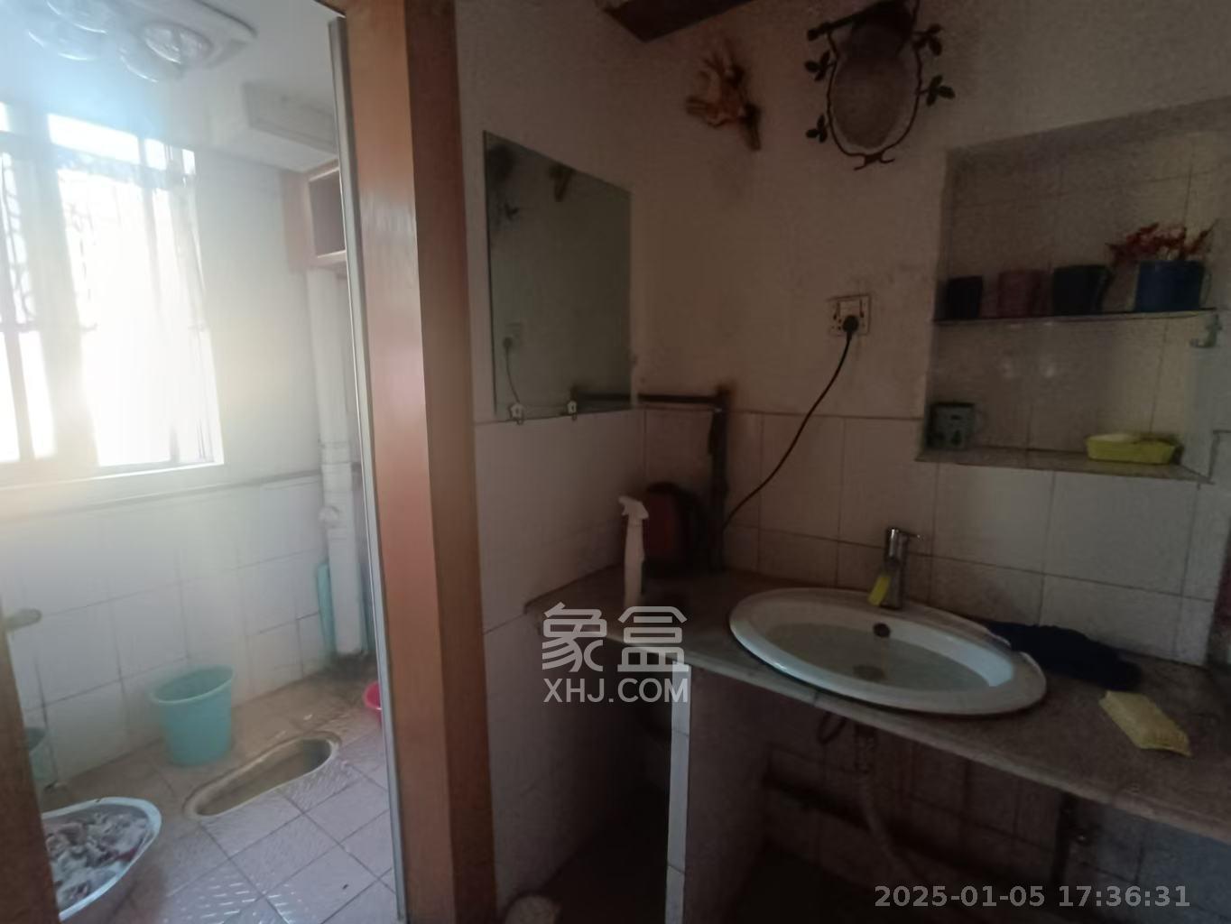 新天小区  2室2厅1卫   1000.00元/月室内图
