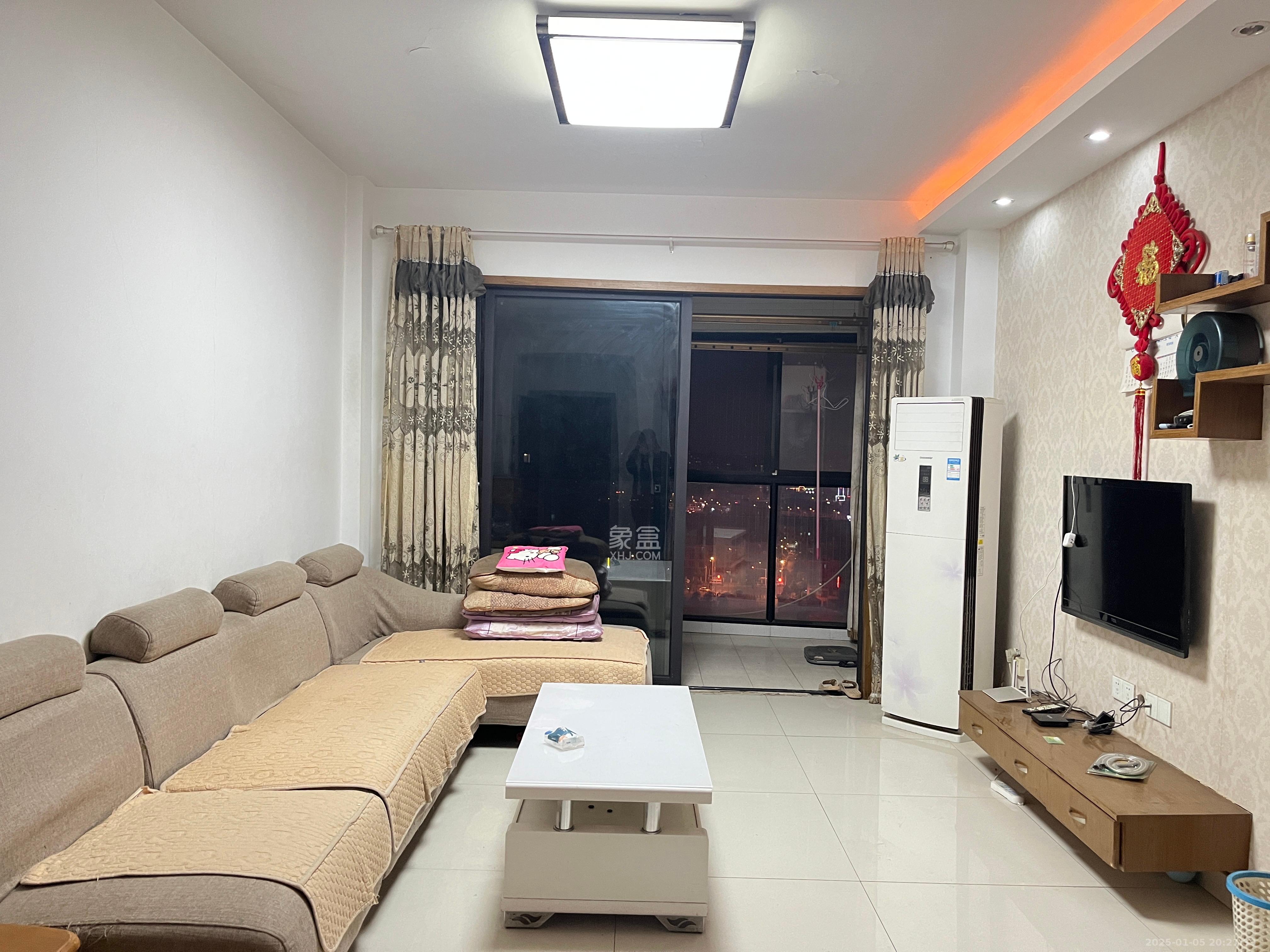 康斯丹郡(融程领秀佳园) 3室1厅1卫 2500.0元/月 康斯丹郡(融程领秀佳园) 3室1厅1卫 2500.0元/月室内图