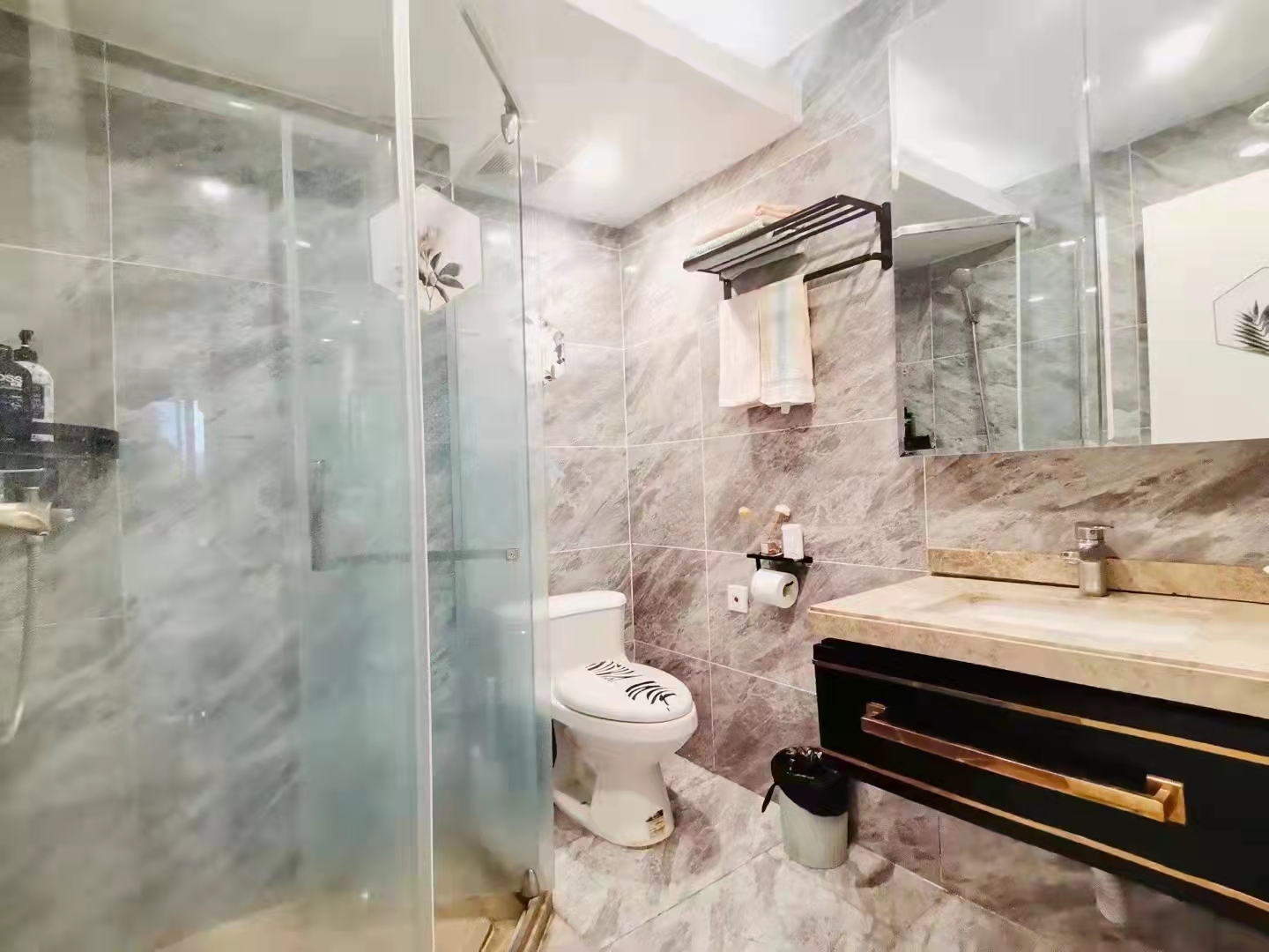 宇建国贸城 1室0厅1卫 90.0万 宇建国贸城 1室0厅1卫 90.0万室内图