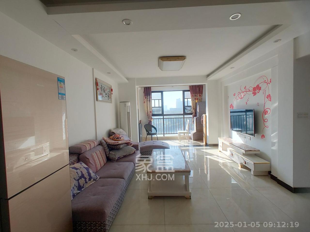 紫鑫御湖湾 3室2厅2卫 1800.0元/月 紫鑫御湖湾 3室2厅2卫 1800.0元/月室内图