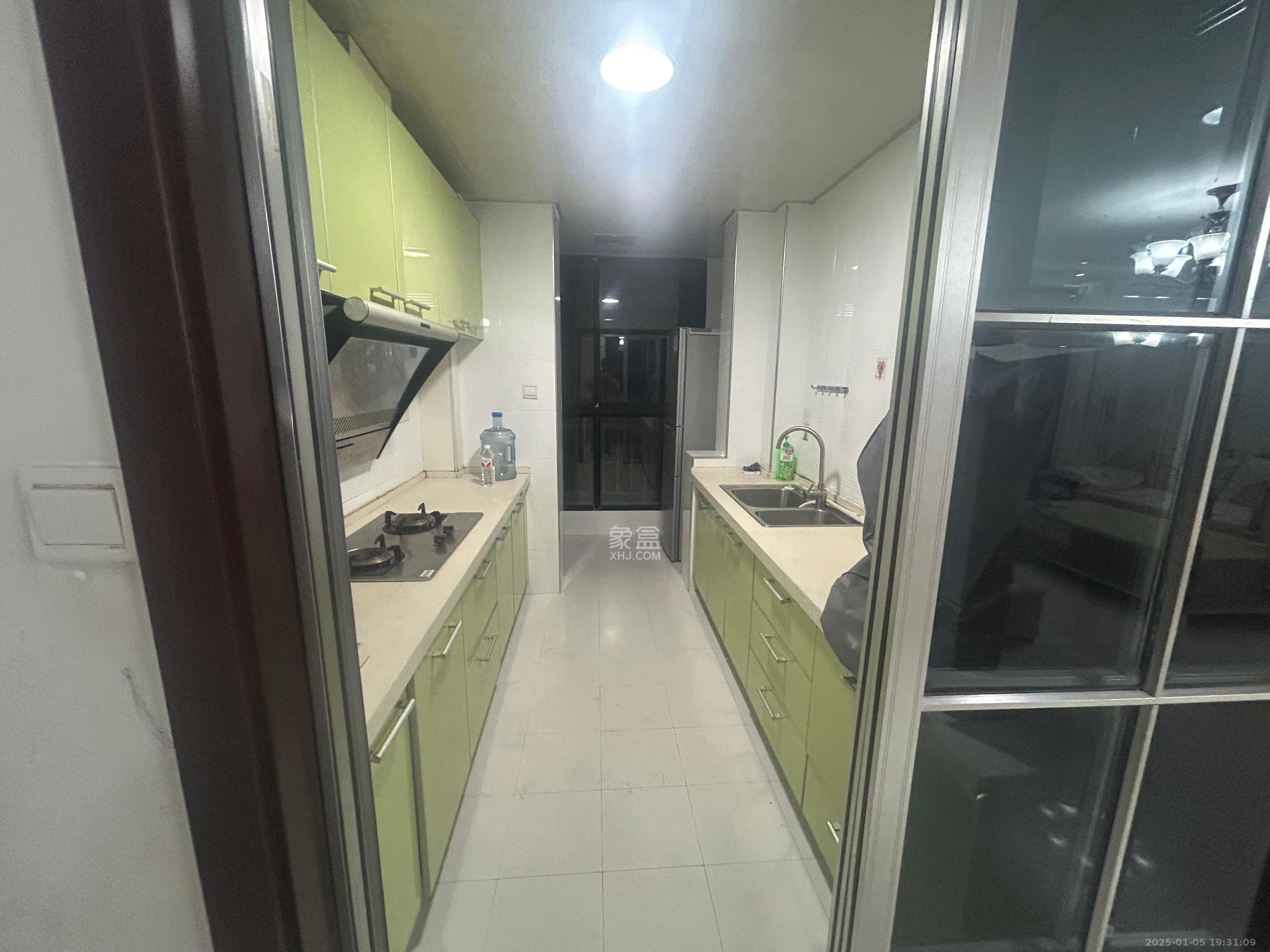 华润凤凰城一期 4室2厅2卫 2600.0元/月 华润凤凰城一期 4室2厅2卫 2600.0元/月室内图