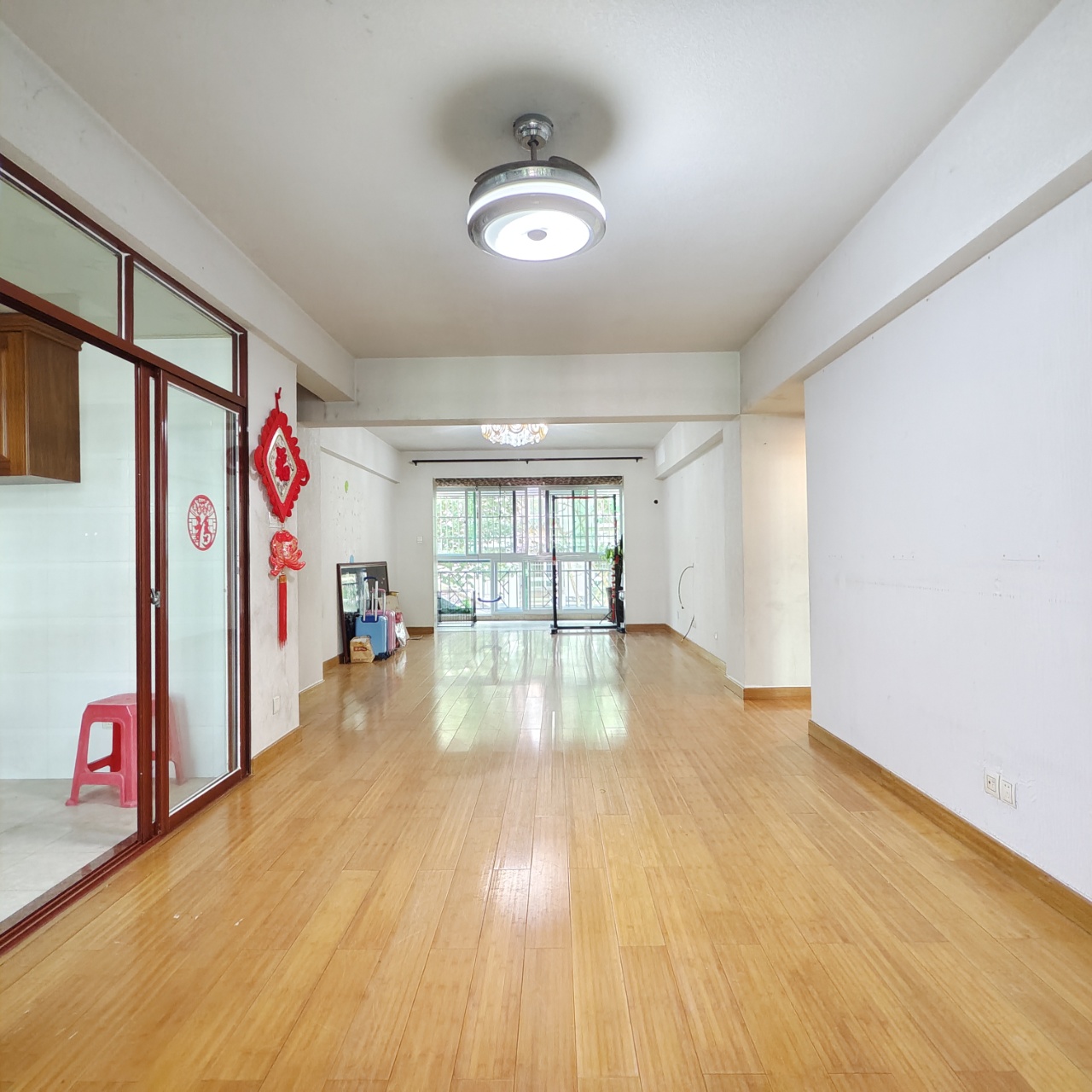 南方明珠  4室2厅2卫    197.0万 南方明珠  4室2厅2卫    197.0万户型图