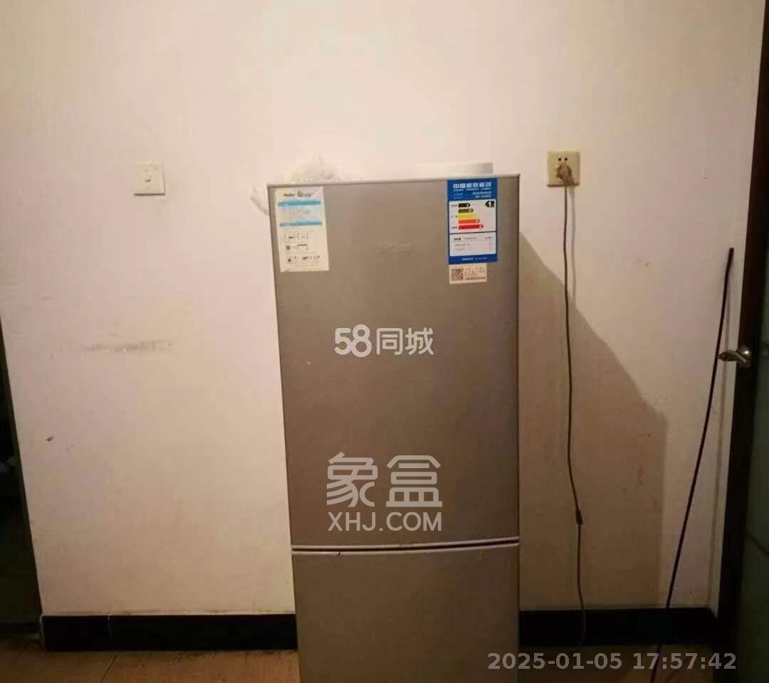 红旗区四片 4室1厅1卫 3800.0元/月 红旗区四片 4室1厅1卫 3800.0元/月室内图