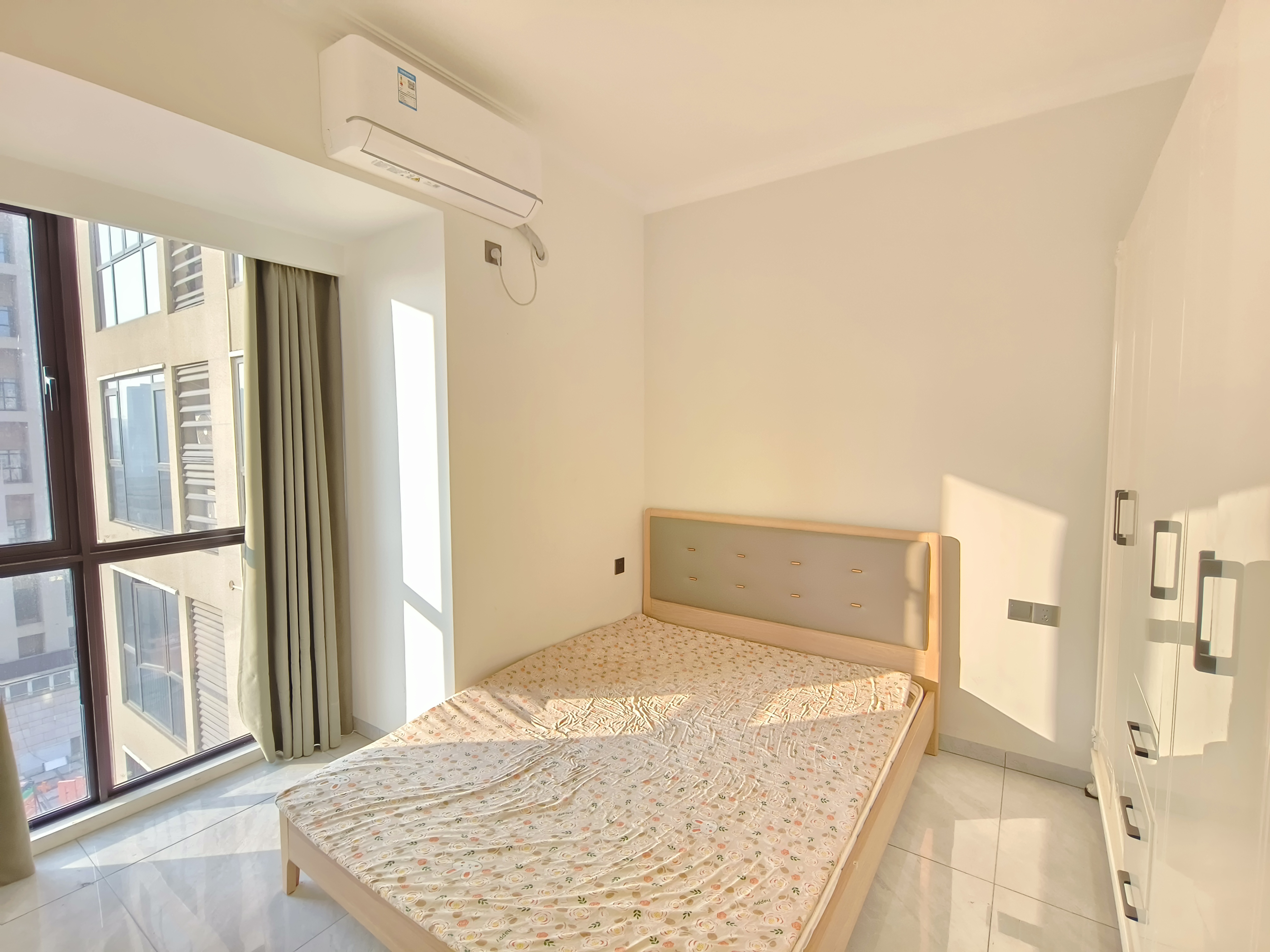 和瑞欢乐城二期 3室2厅2卫 2800.0元/月 和瑞欢乐城二期 3室2厅2卫 2800.0元/月室内图