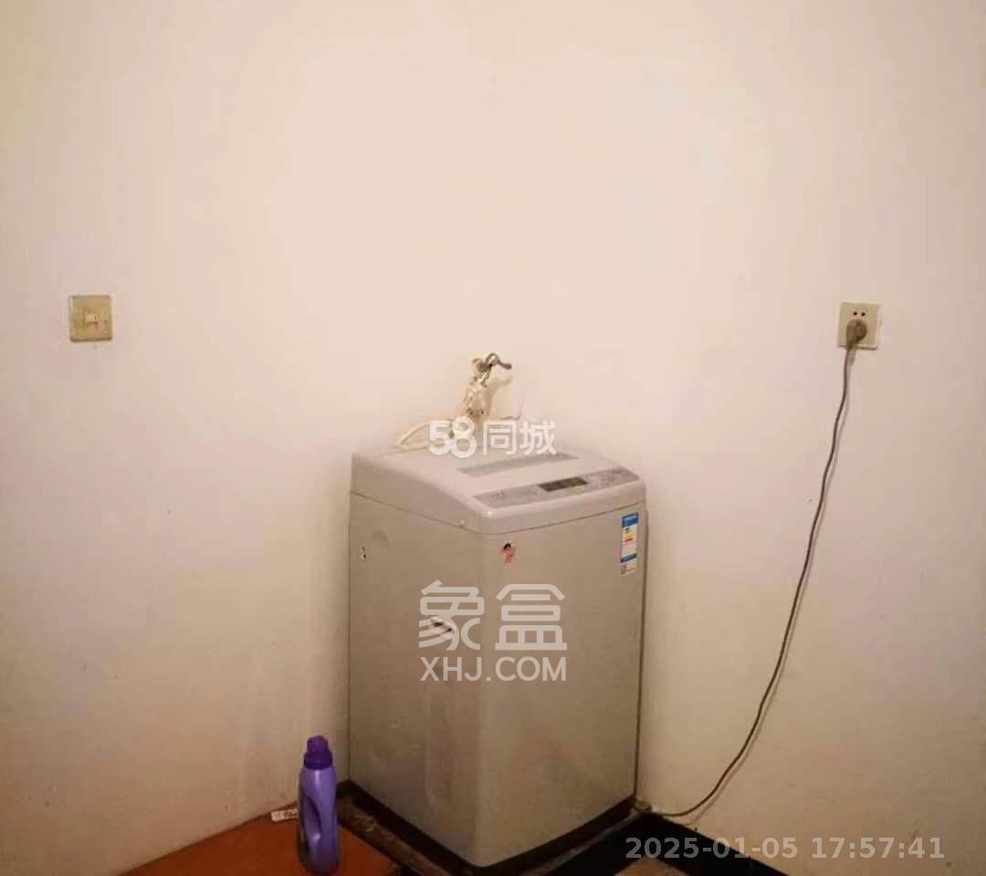 红旗区四片 4室1厅1卫 3800.0元/月 红旗区四片 4室1厅1卫 3800.0元/月室内图