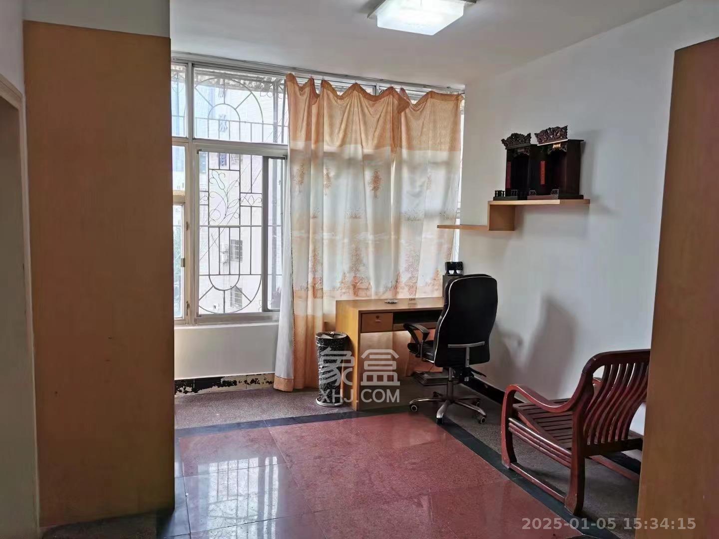 新富城 3室2厅1卫 2500.0元/月 新富城 3室2厅1卫 2500.0元/月室内图