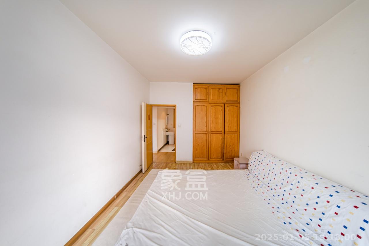 阳光100一期、四五期  2室2厅1卫    2400.0元/月室内图