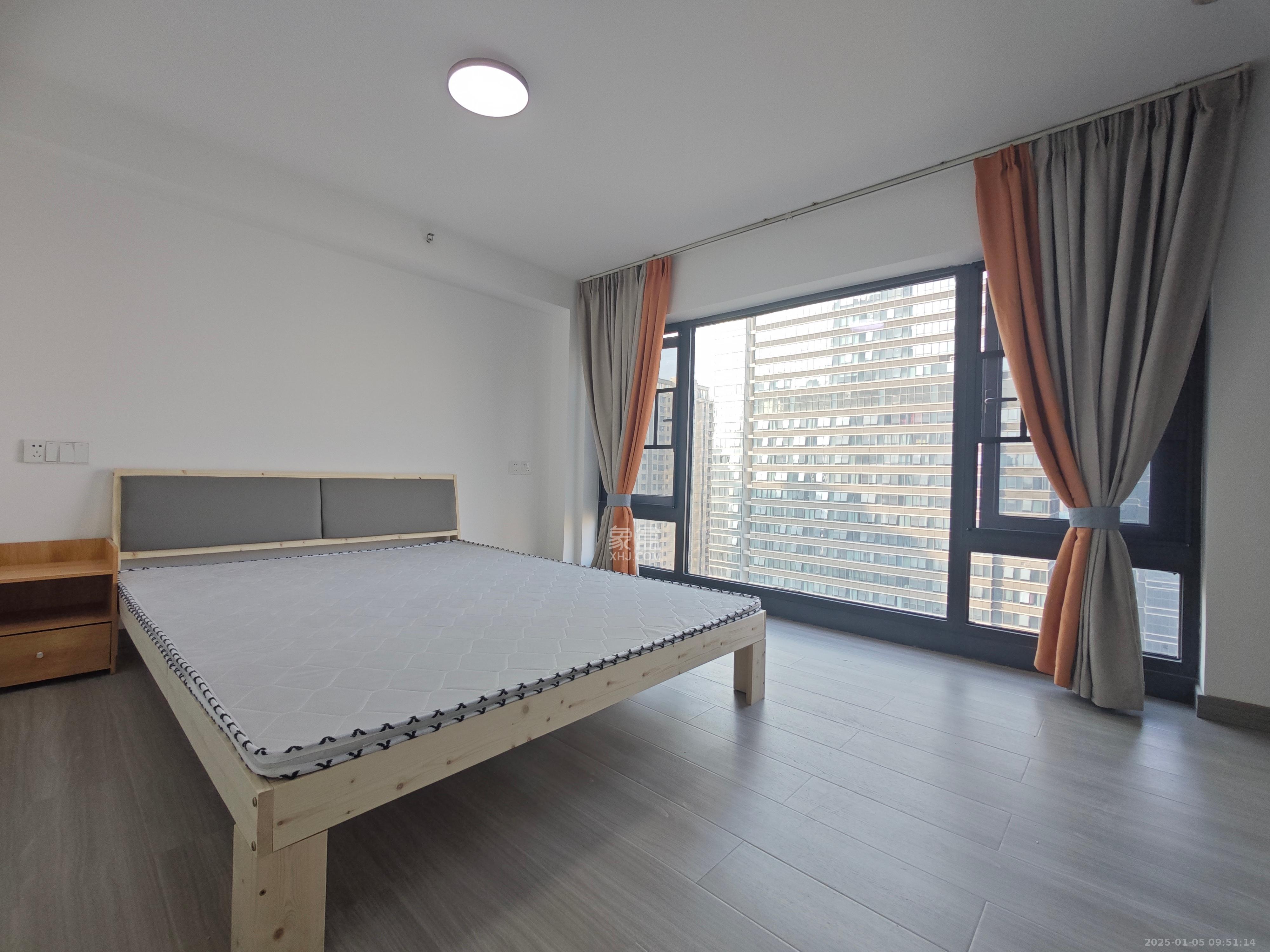 卓越中寰 2室1厅1卫 2500.0元/月 卓越中寰 2室1厅1卫 2500.0元/月室内图