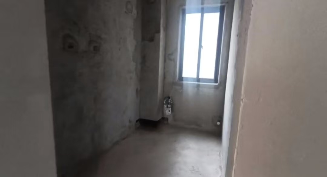 环强御景湾  3室2厅2卫    180.0万 环强御景湾  3室2厅2卫    180.0万室内图