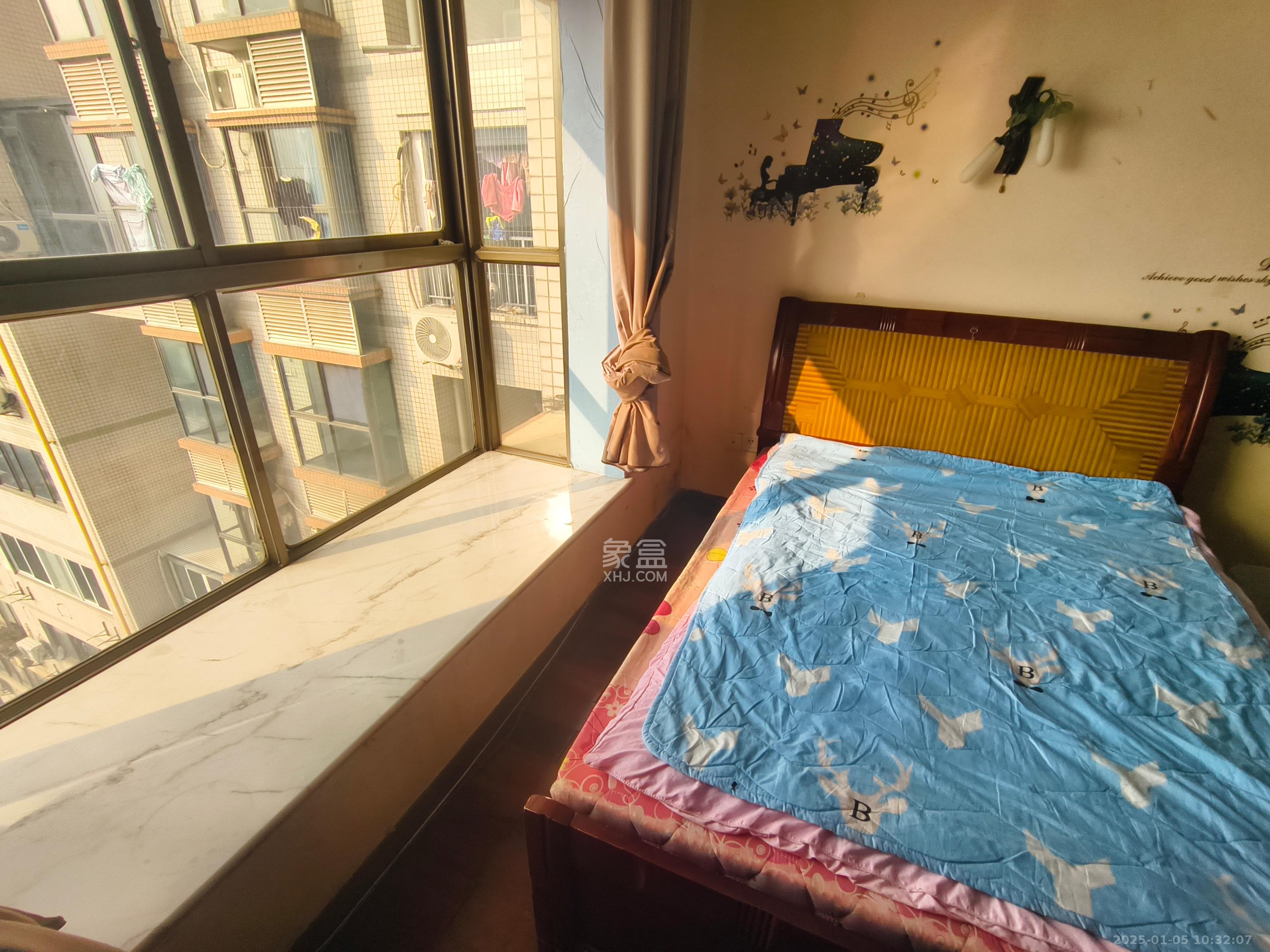 芙蓉同发  1室1厅1卫    1800.0元/月 芙蓉同发  1室1厅1卫    1800.0元/月室内图