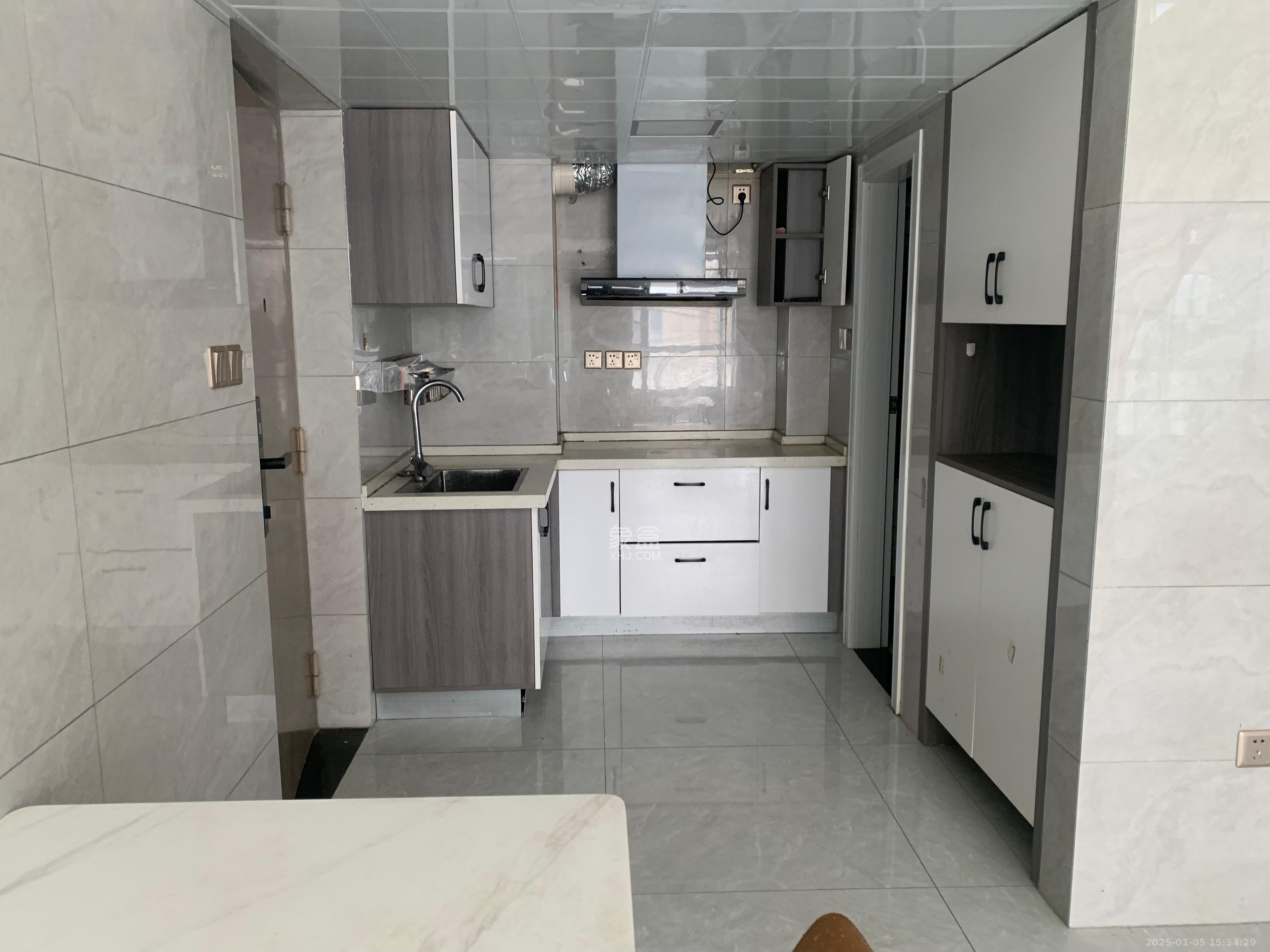 荣盛花语书苑 2室1厅1卫 2600.0元/月 荣盛花语书苑 2室1厅1卫 2600.0元/月室内图