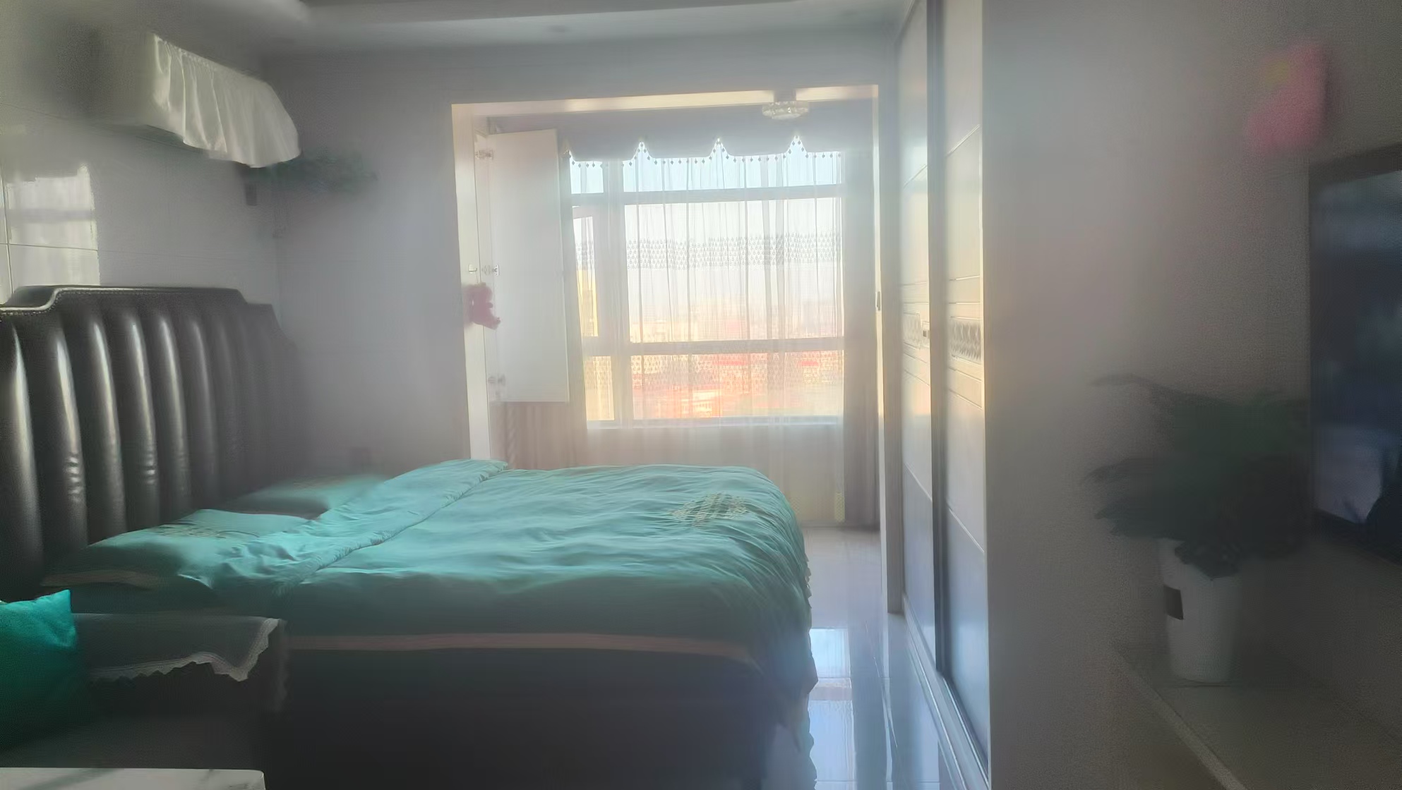 湘运大厦  1室1厅1卫    1400.0元/月 湘运大厦  1室1厅1卫    1400.0元/月室内图