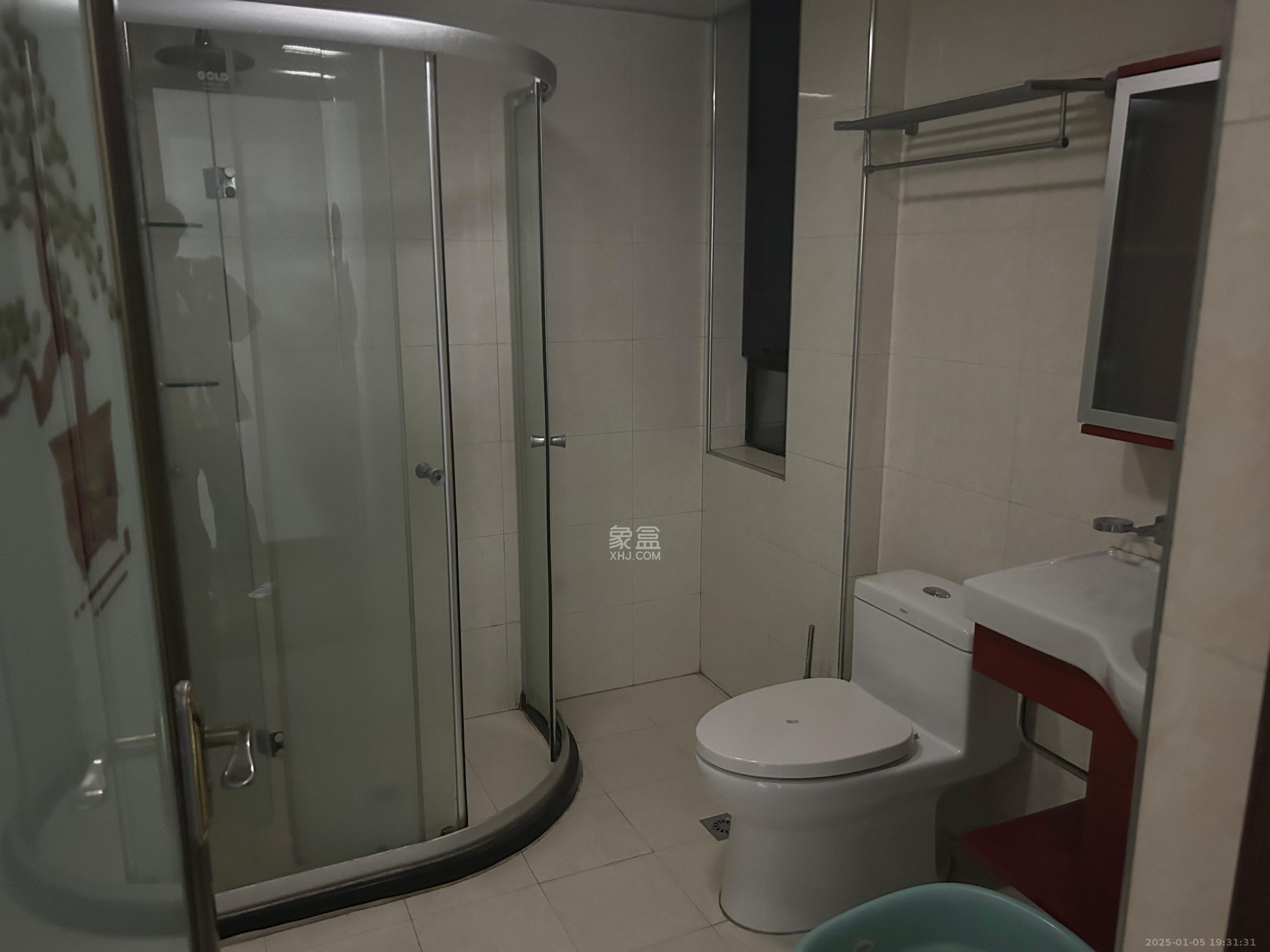 华润凤凰城一期 4室2厅2卫 2600.0元/月 华润凤凰城一期 4室2厅2卫 2600.0元/月室内图