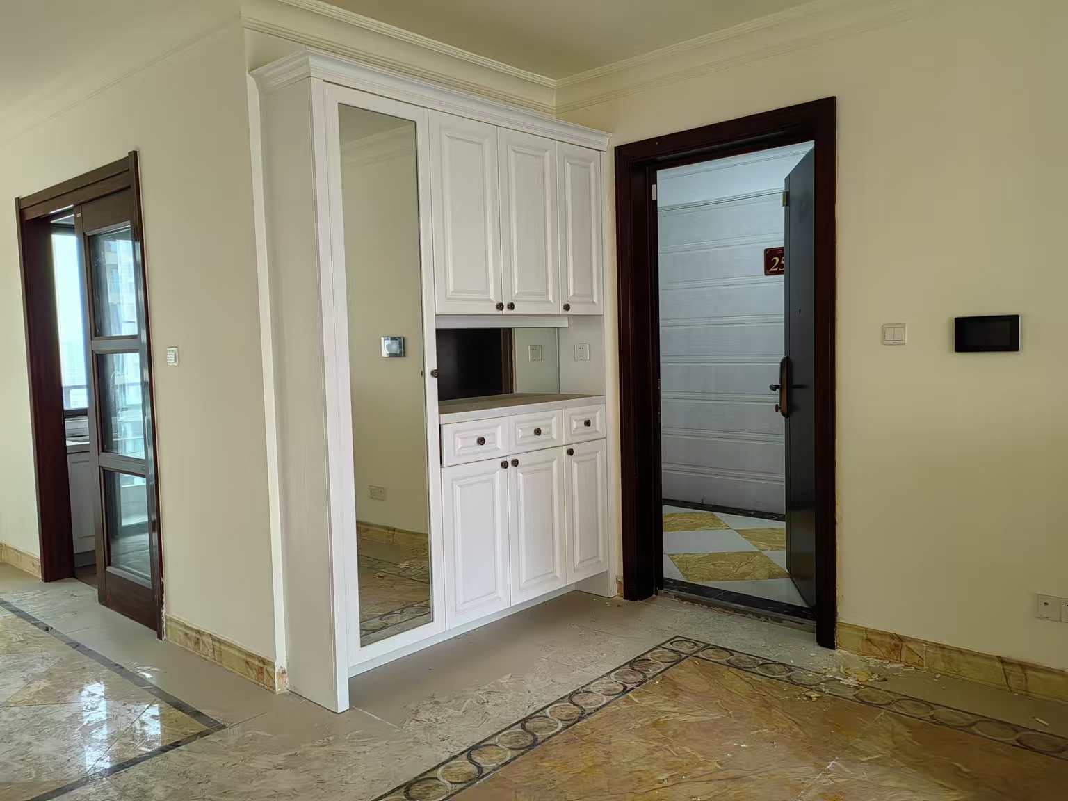 华耀碧桂园十里江湾誉峯 4室1厅1卫 2500.0元/月 华耀碧桂园十里江湾誉峯 4室1厅1卫 2500.0元/月室内图