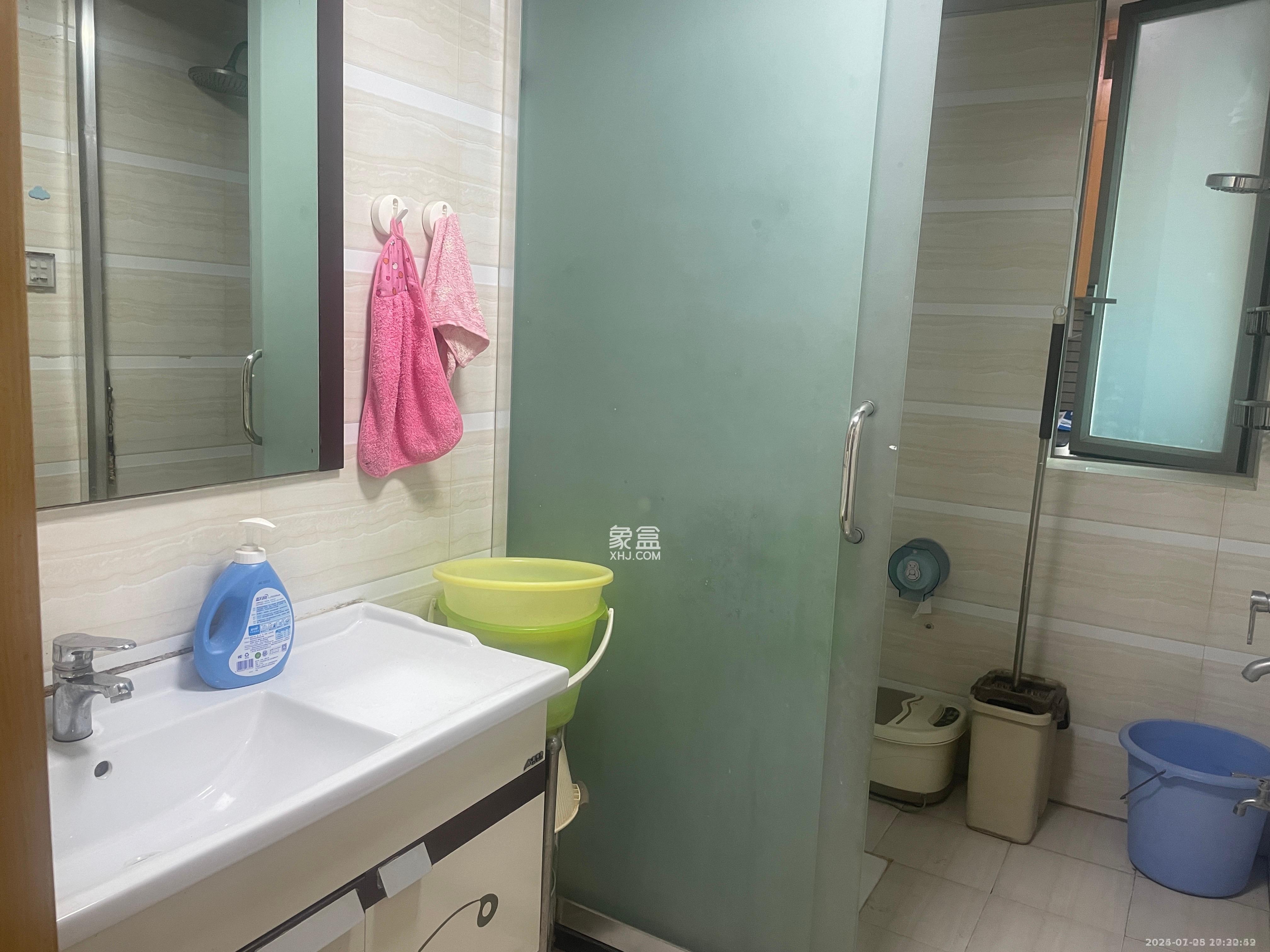 新城新世界一二三期 3室2厅2卫 2800.0元/月 新城新世界一二三期 3室2厅2卫 2800.0元/月室内图