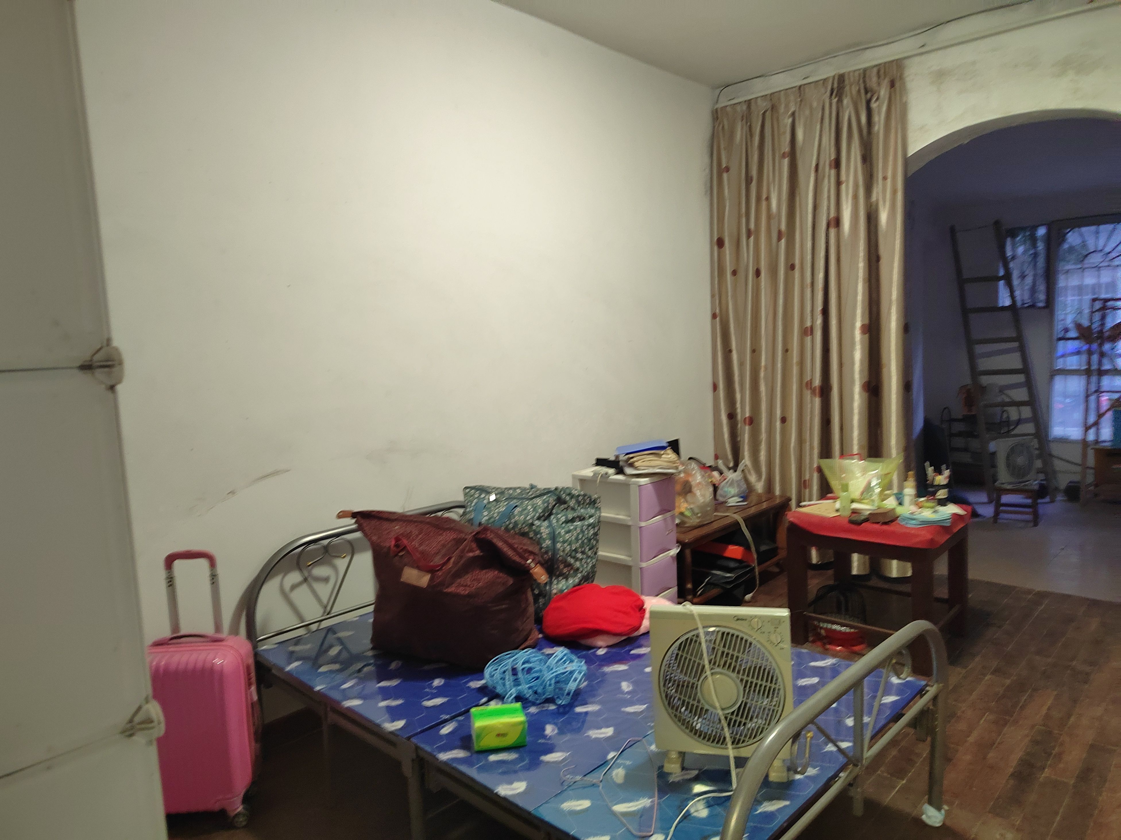 行署十单位家属房  3室1厅1卫    800.0元/月室内图