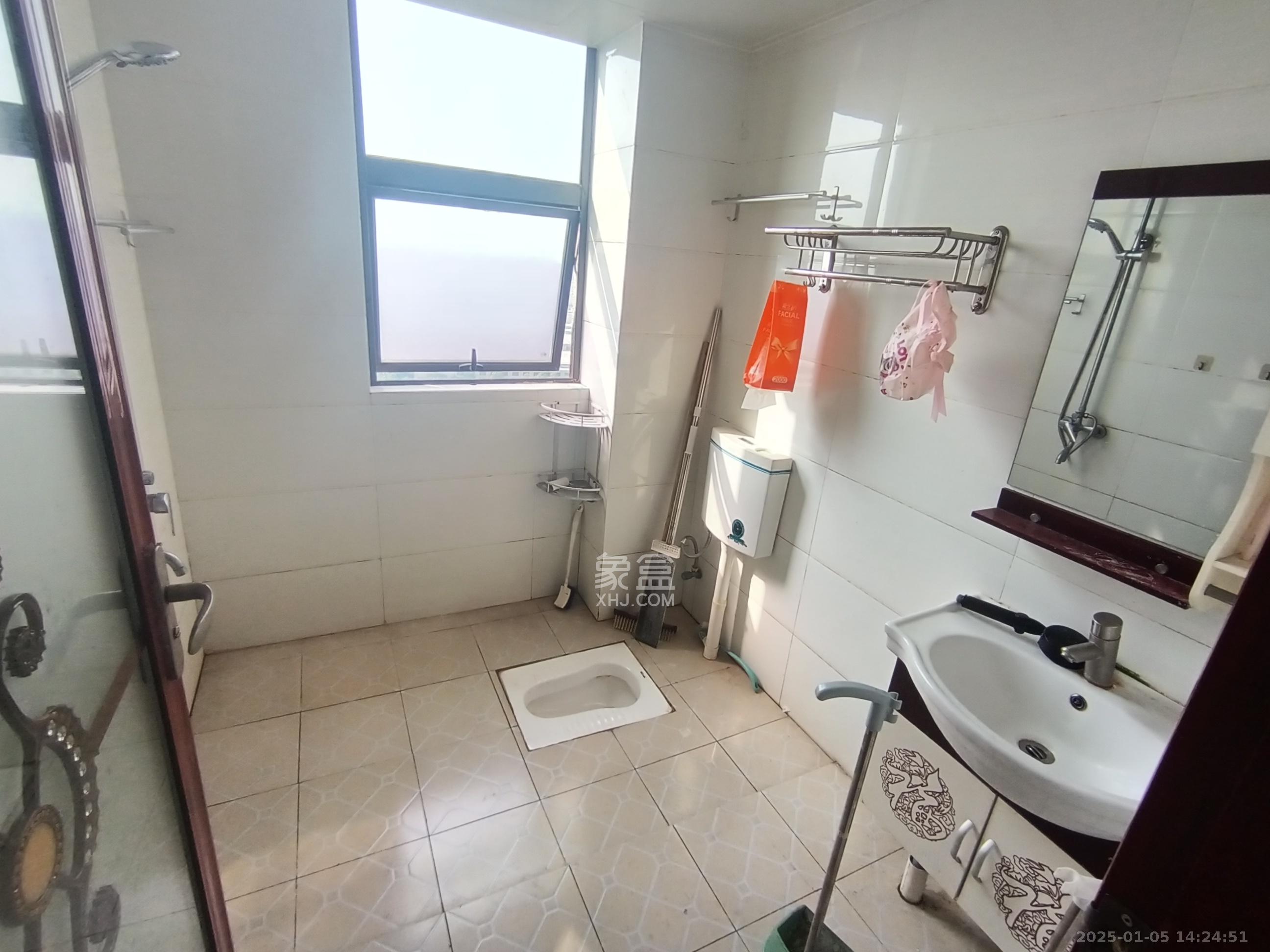 高升时代广场(冠铭商务中心) 3室1厅1卫 2500.0元/月 高升时代广场(冠铭商务中心) 3室1厅1卫 2500.0元/月室内图