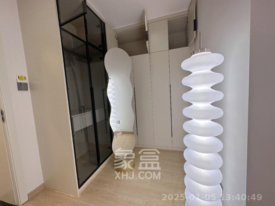 中建江山壹号  5室2厅2卫   15800.00元/月室内图