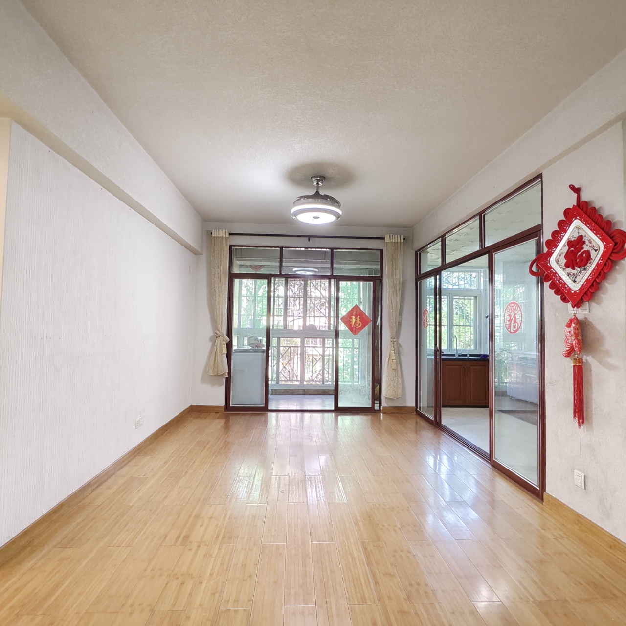 南方明珠  4室2厅2卫    197.0万 南方明珠  4室2厅2卫    197.0万室内图