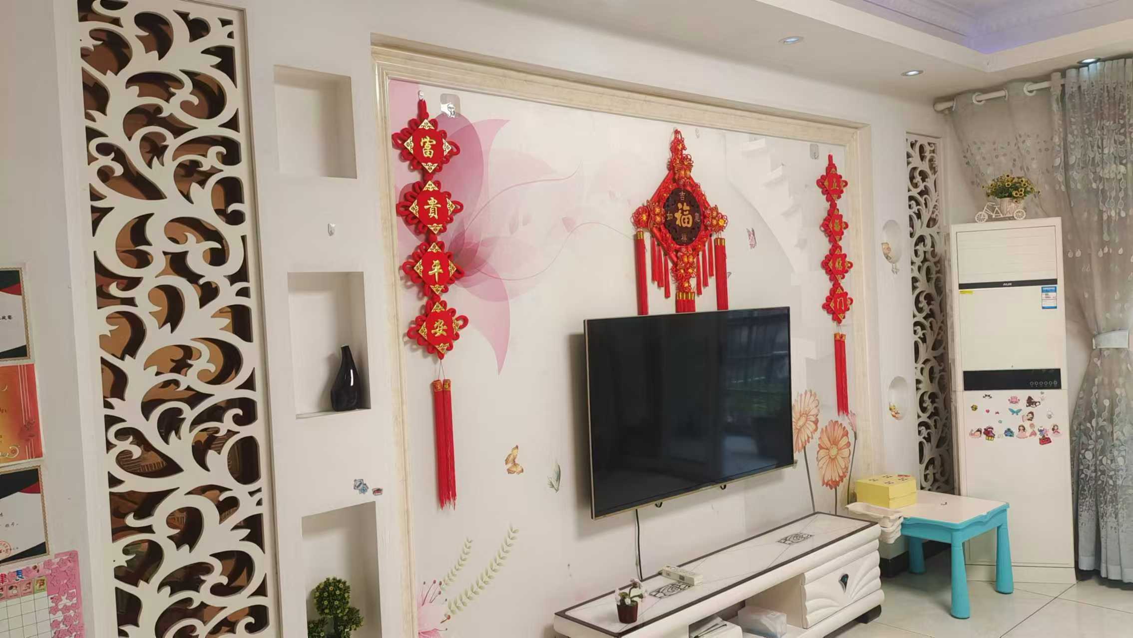 东方新城 3室2厅1卫 1200.0元/月 东方新城 3室2厅1卫 1200.0元/月室内图