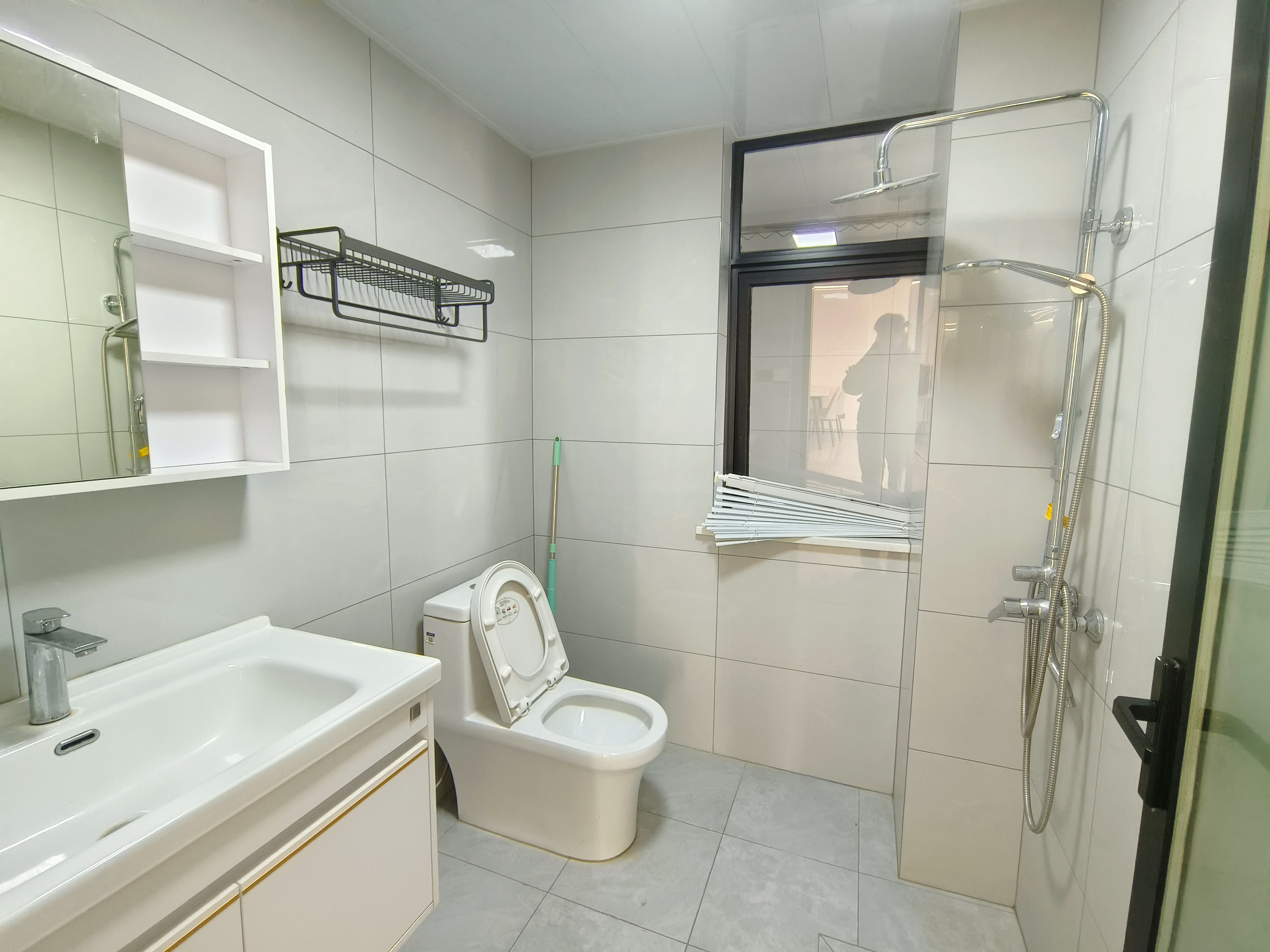 和瑞欢乐城二期 3室2厅2卫 2800.0元/月 和瑞欢乐城二期 3室2厅2卫 2800.0元/月室内图