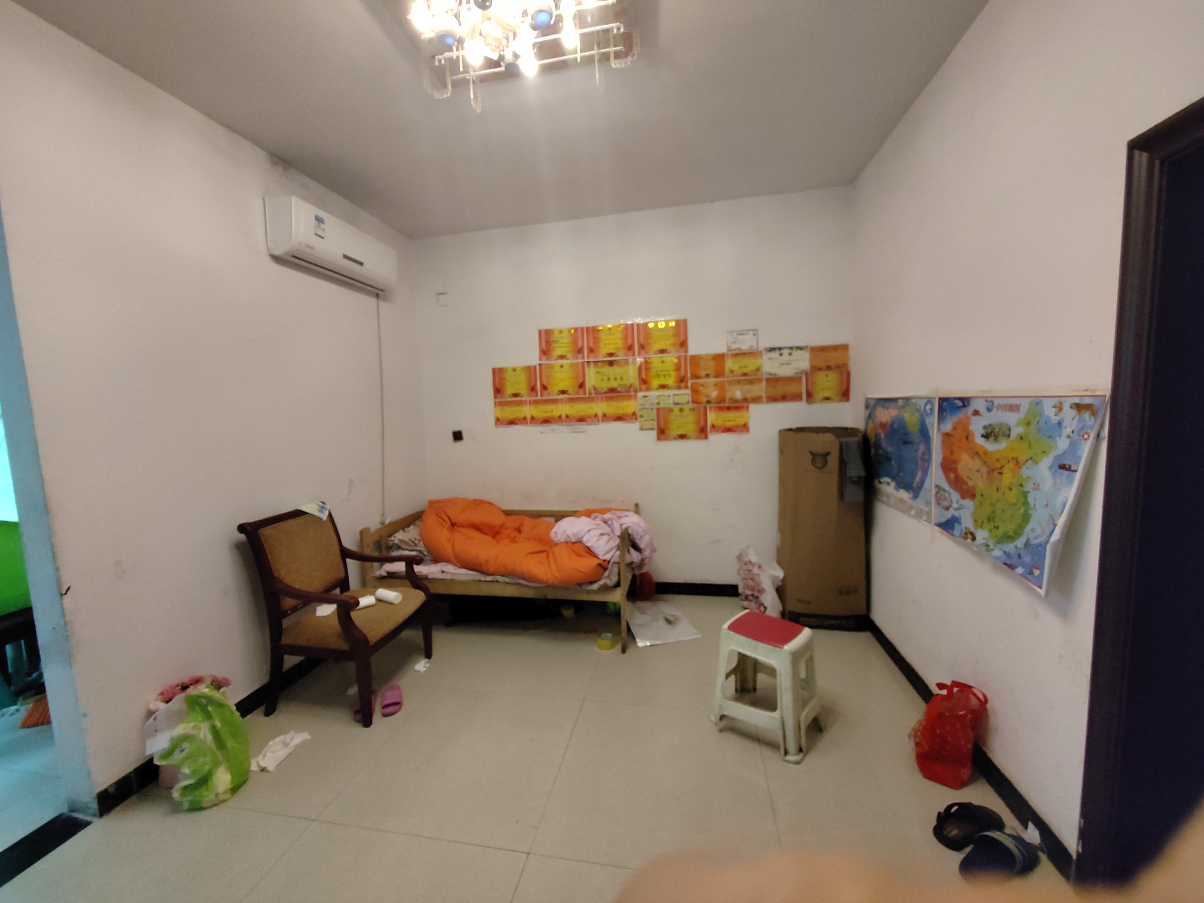 育财农贸市场（民营市场）  3室2厅1卫    900.0元/月室内图