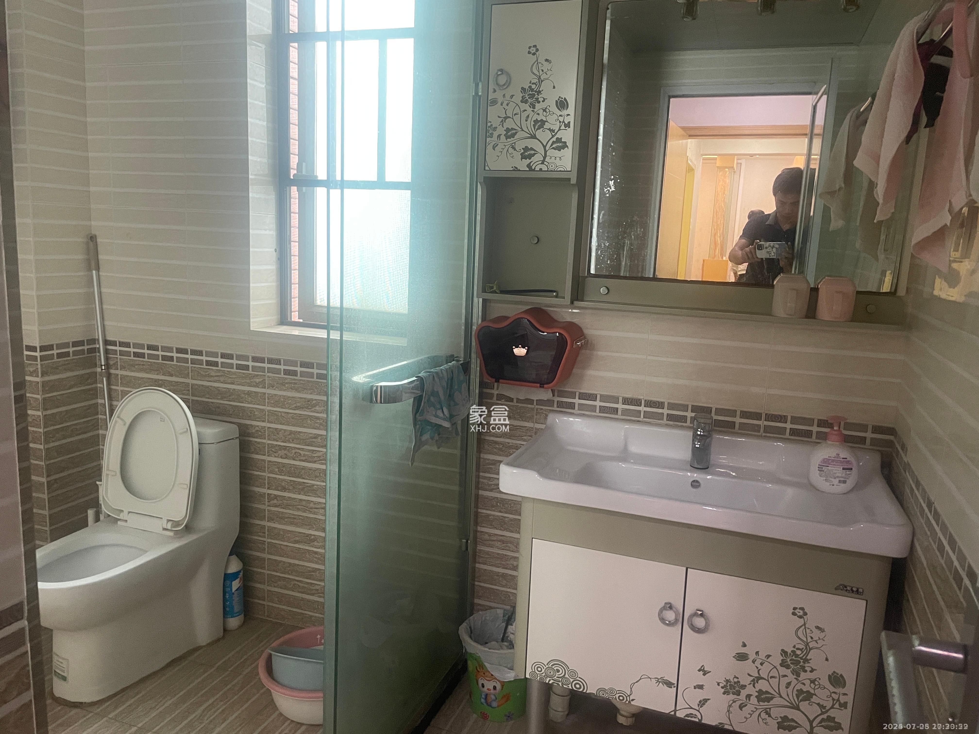 新城新世界一二三期 3室2厅2卫 2800.0元/月 新城新世界一二三期 3室2厅2卫 2800.0元/月室内图